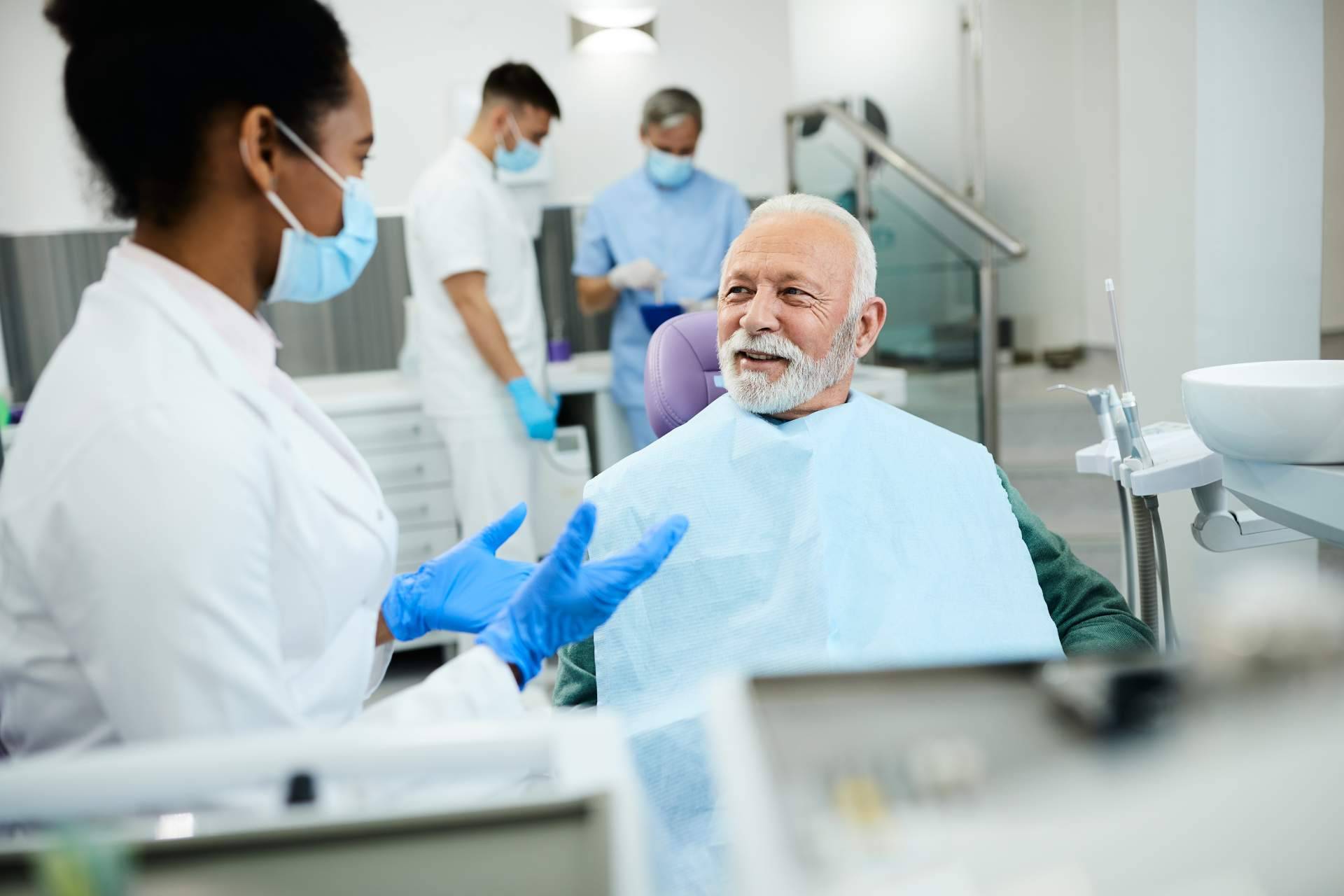 Clínica Dra. Elena Serrano dispone de expertos en implantología dental