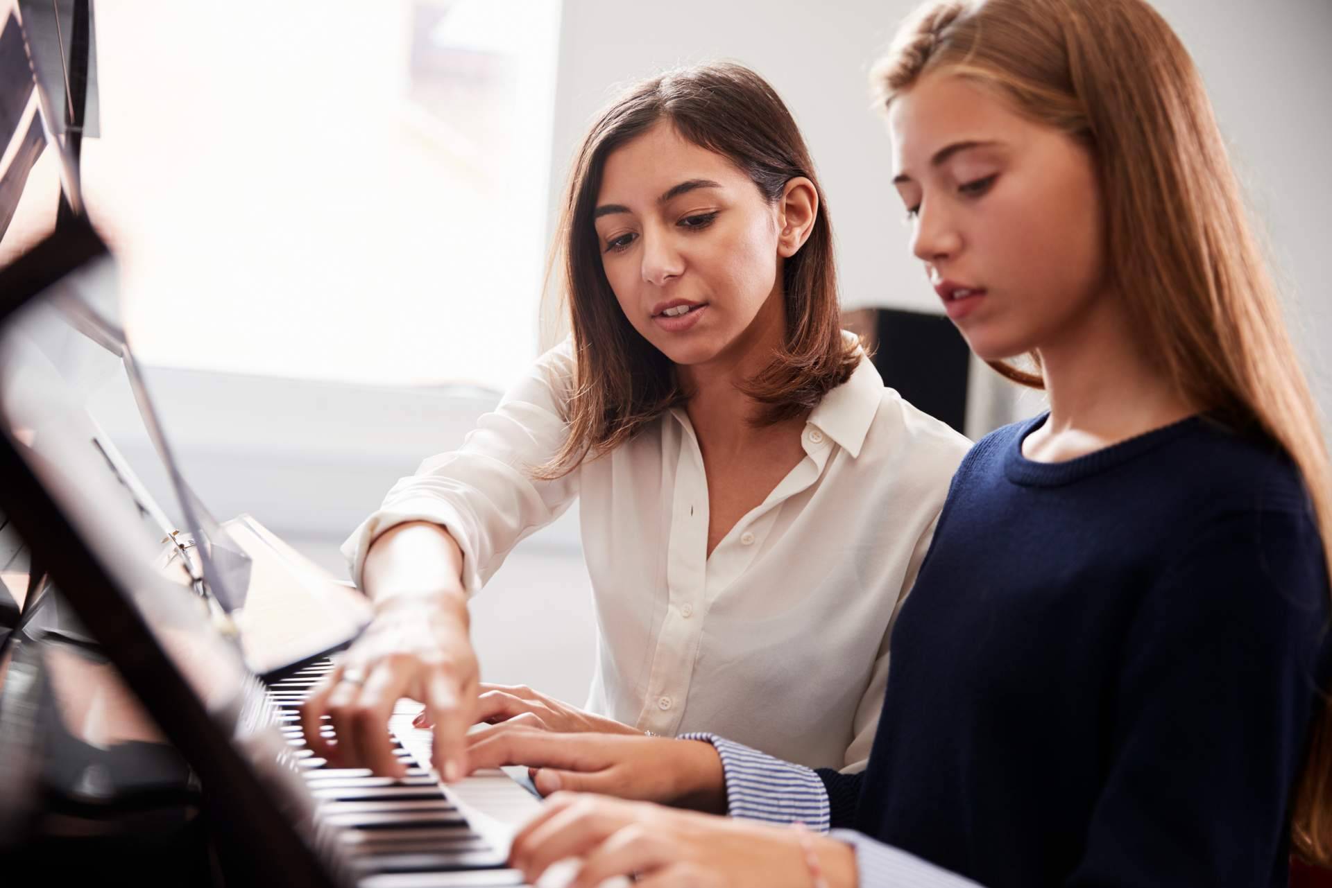Escuela de Música Erizo imparte clases de piano online para niños y adultos