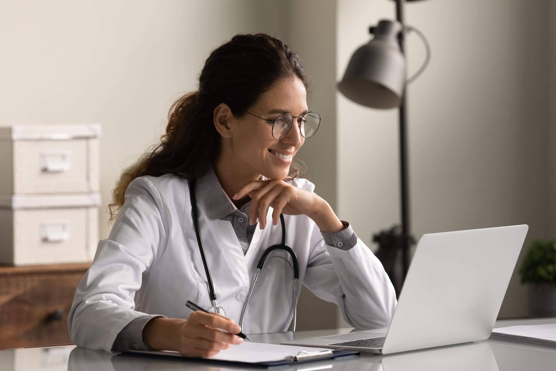 Enfermería Evidente lanza su primer manual sobre inyección intramuscular