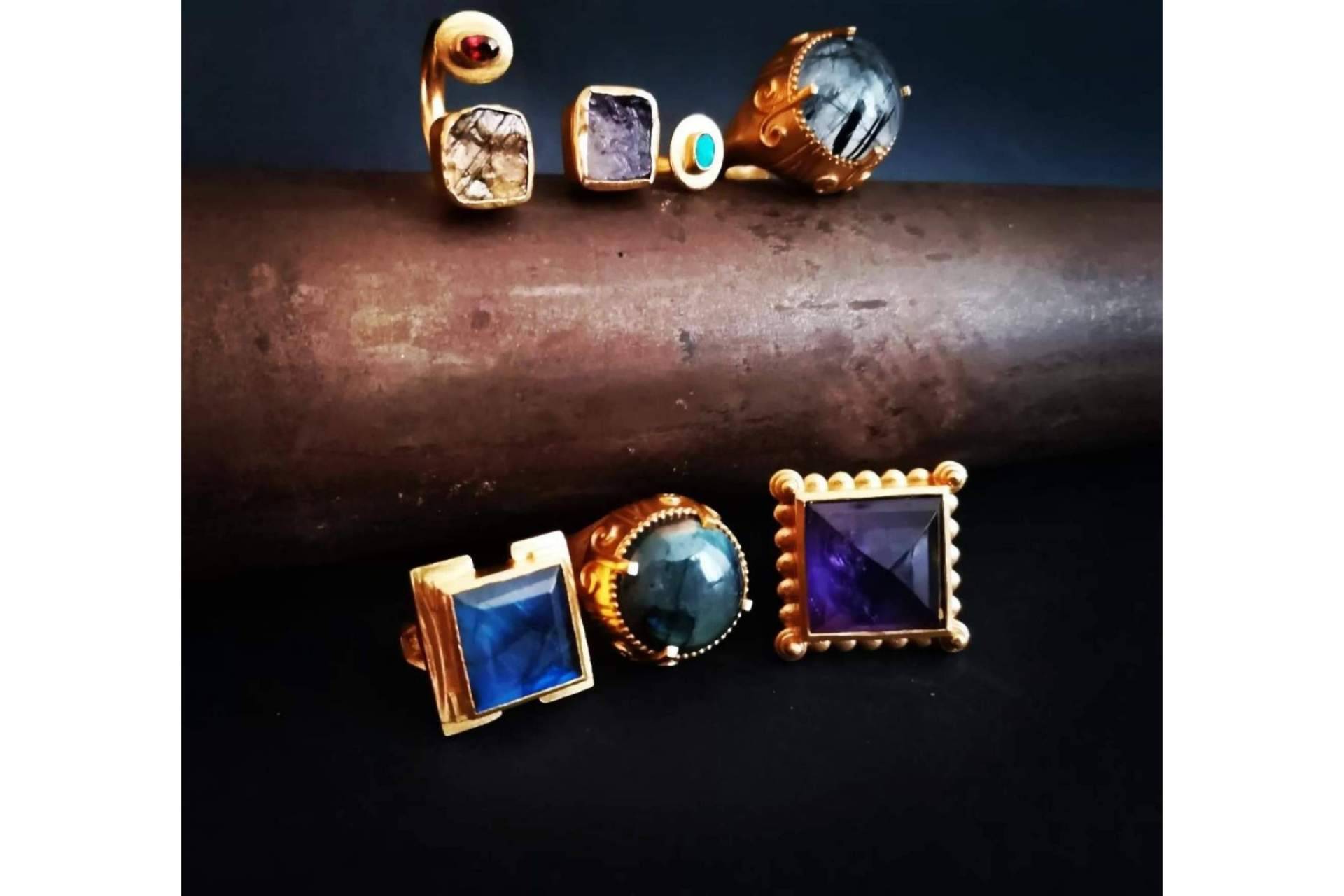 Los anillos con piedras preciosas de Isabel Lamadrid