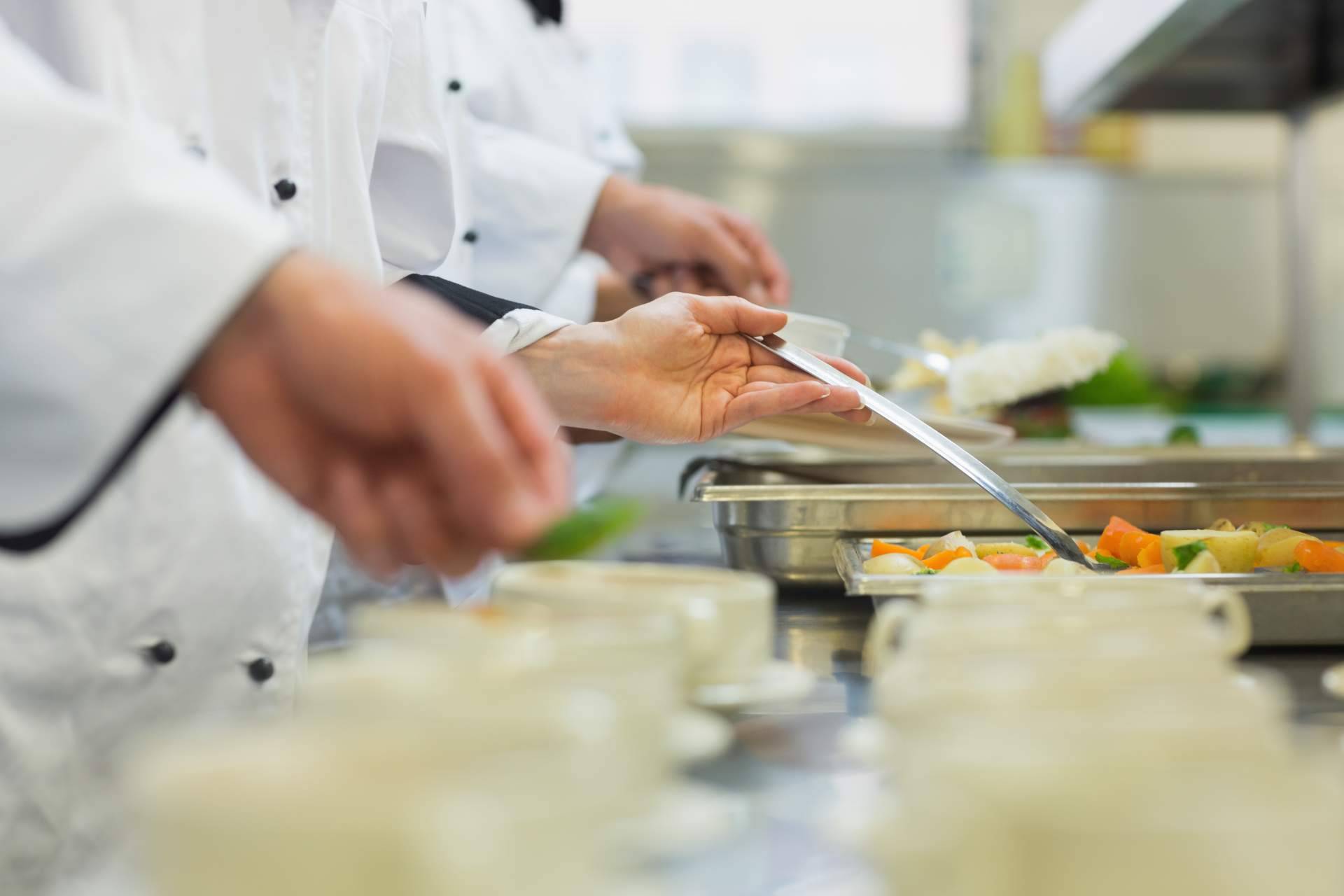 Contar con un software de gestión en las residencias de ancianos es importante, los menús saludables de No Problem Cooking
