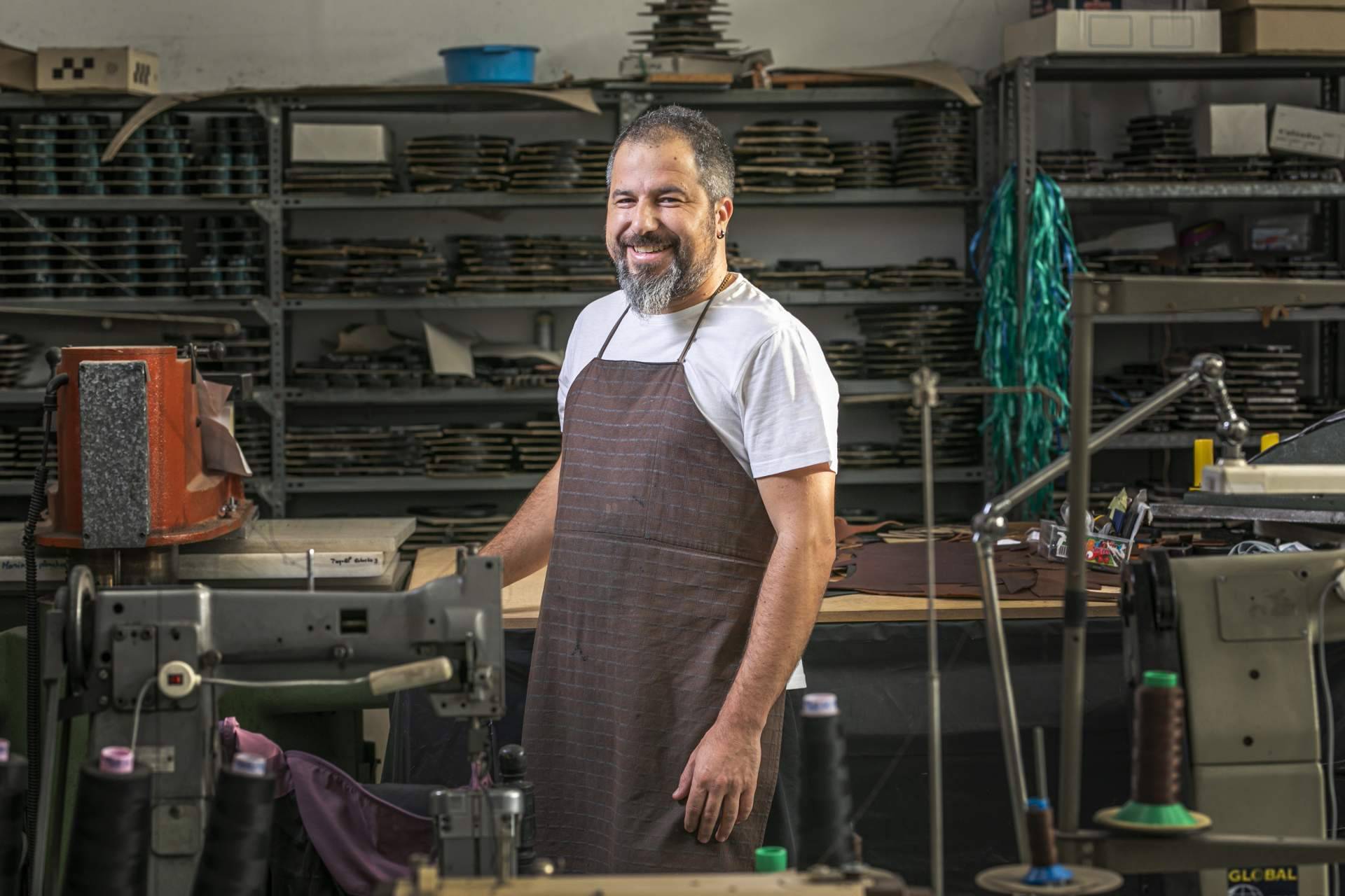 La Red Española de Desarrollo Rural y Redeia impulsan la primera alianza entre artesanos de la España rural, diseñadores y firmas de moda a favor del slow fashion