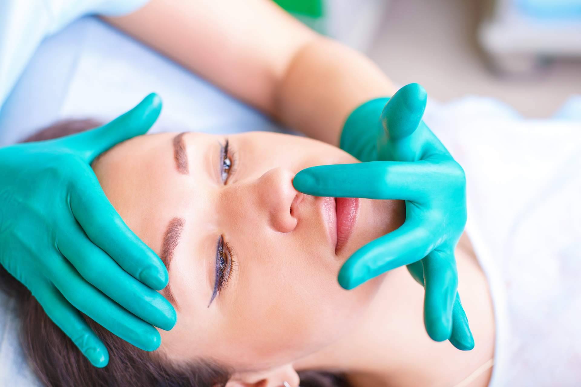 Clínica Calvo de Mora y todo lo que se debe saber sobre la rinoplastia