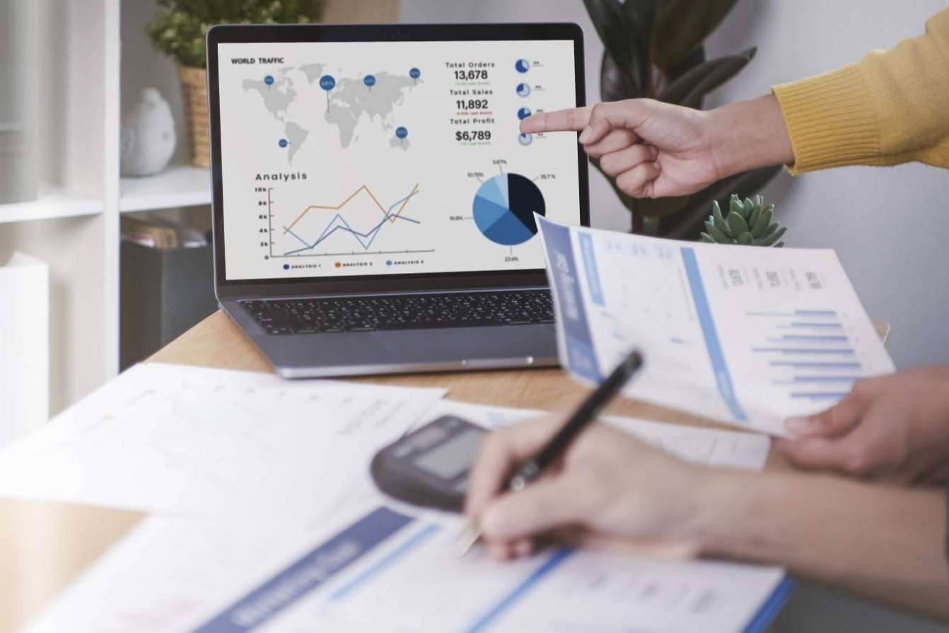 Las características de una web corporativa, por 2grow.ad