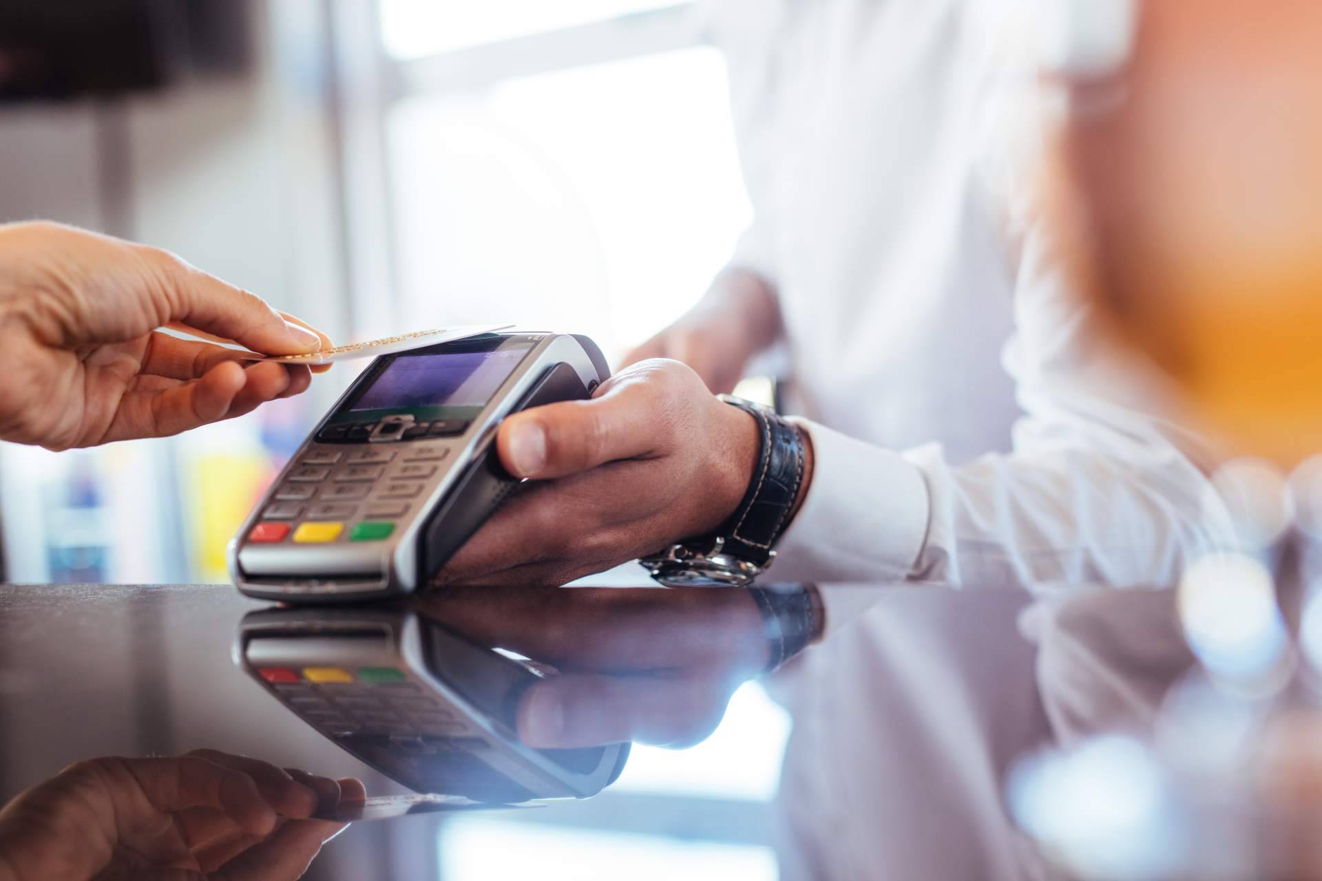 Durante el Black Friday, las compras con tarjetas revolving se disparan