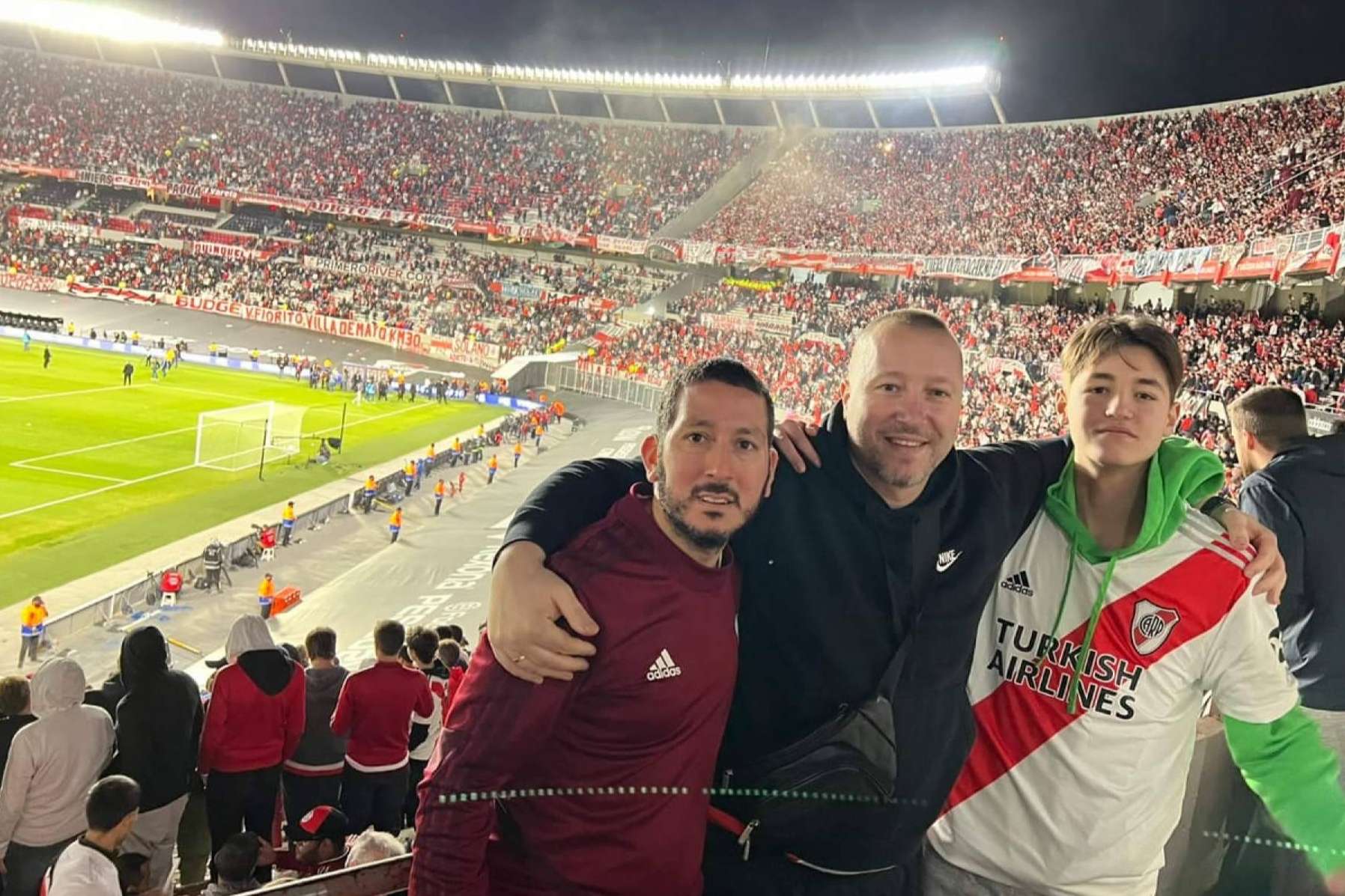 ¿Cuál es el papel de un host?, con Football Host