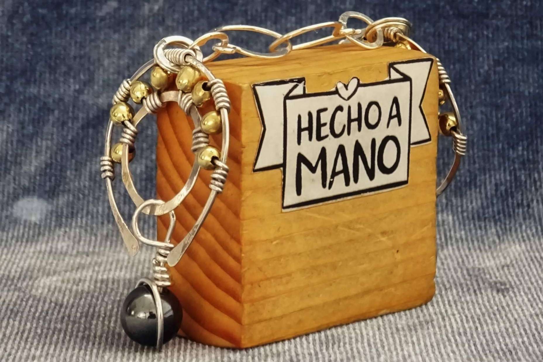 Joyas artesanales de plata disponibles en la tienda de Ecolibrí