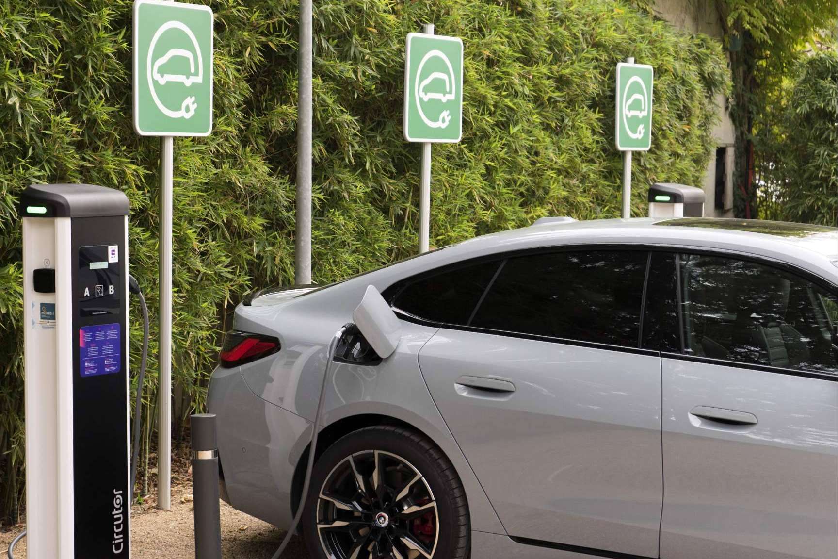 Hotel Balneari Prats instaló cargadores para coches en sus instalaciones