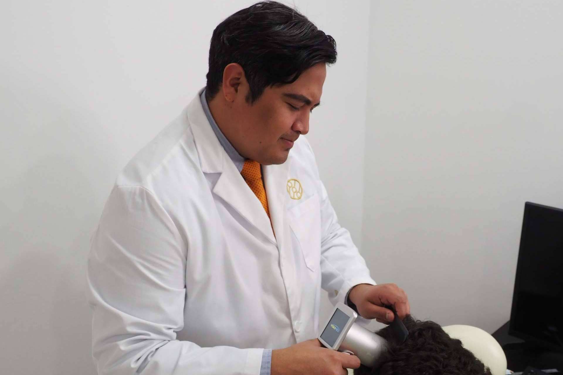 Es importante escoger un buen doctor y una buena clínica para realizarse el injerto capilar