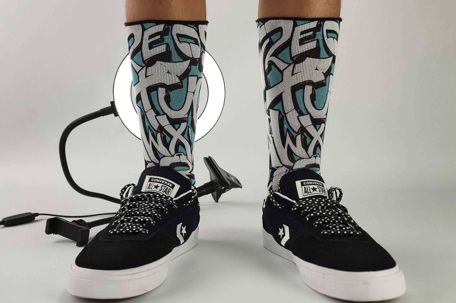 La marca de calcetines originales que combina moda y arte, entrevista a los fundadores de Isokisi