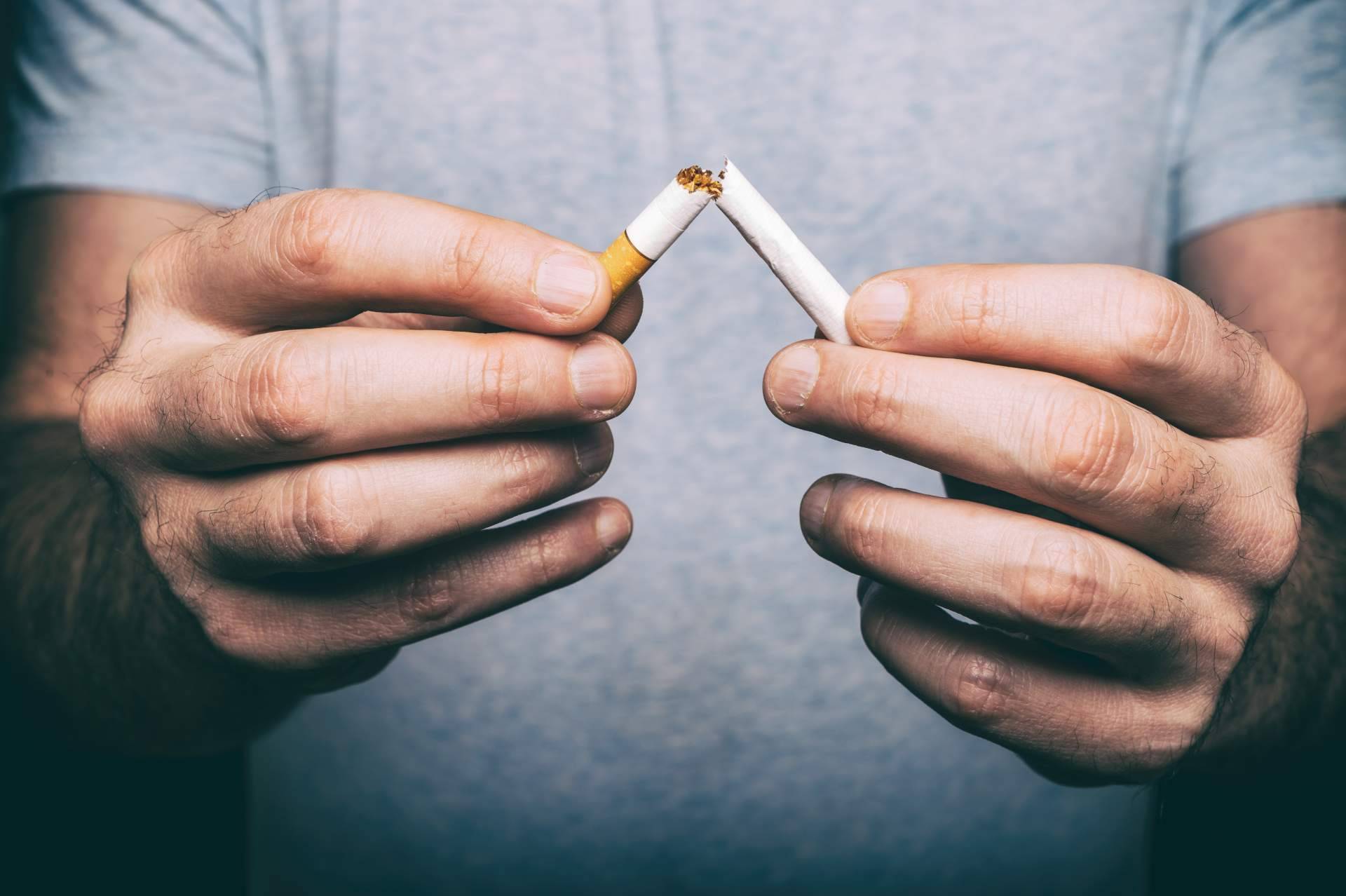 Los fumadores crónicos cuentan con la sofrología y la neurociencia como herramientas para dejar de fumar, con Libre de Tabaco