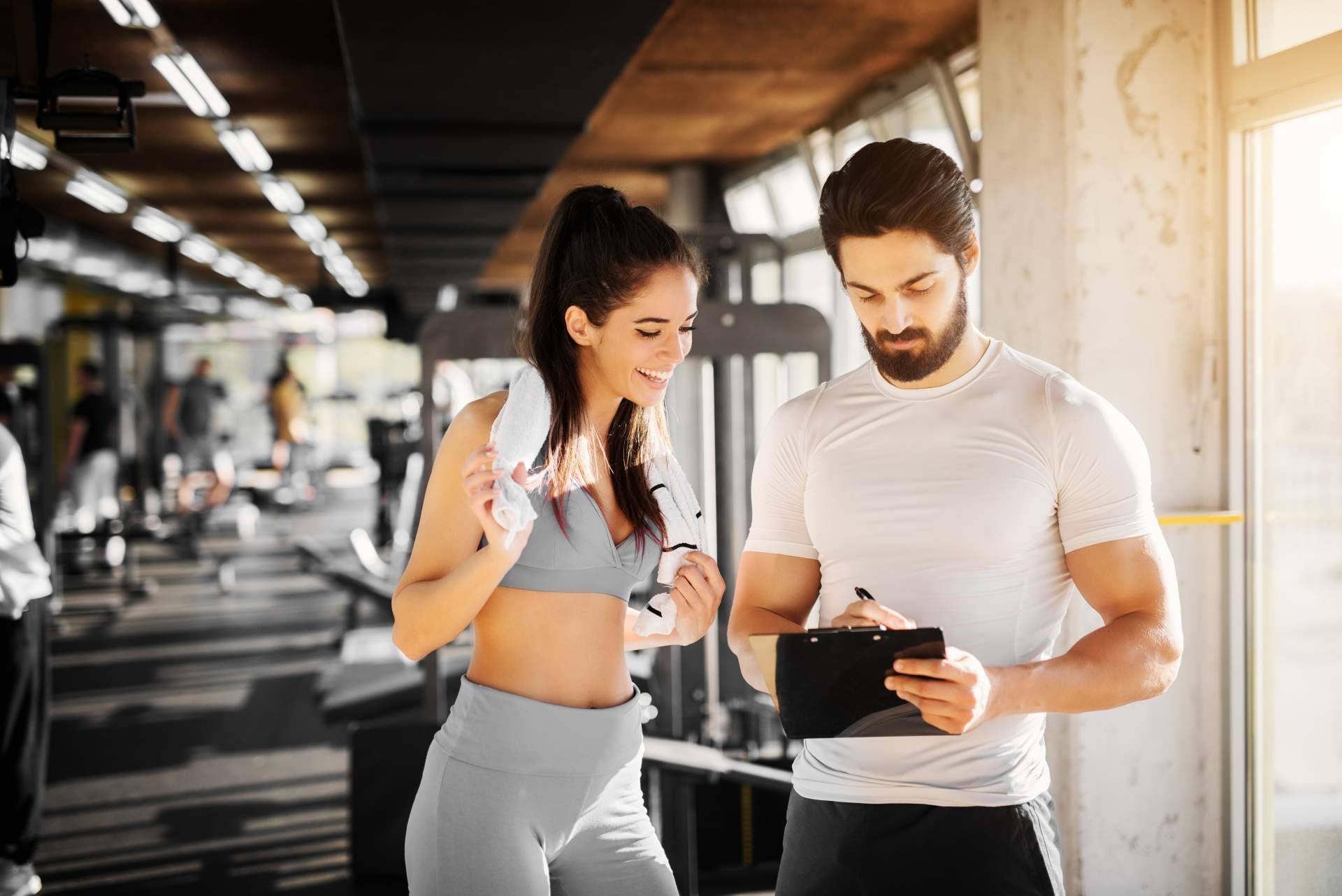 Los beneficios del entrenamiento físico y la facilidad para encontrar un centro cerca con DeGimnasios