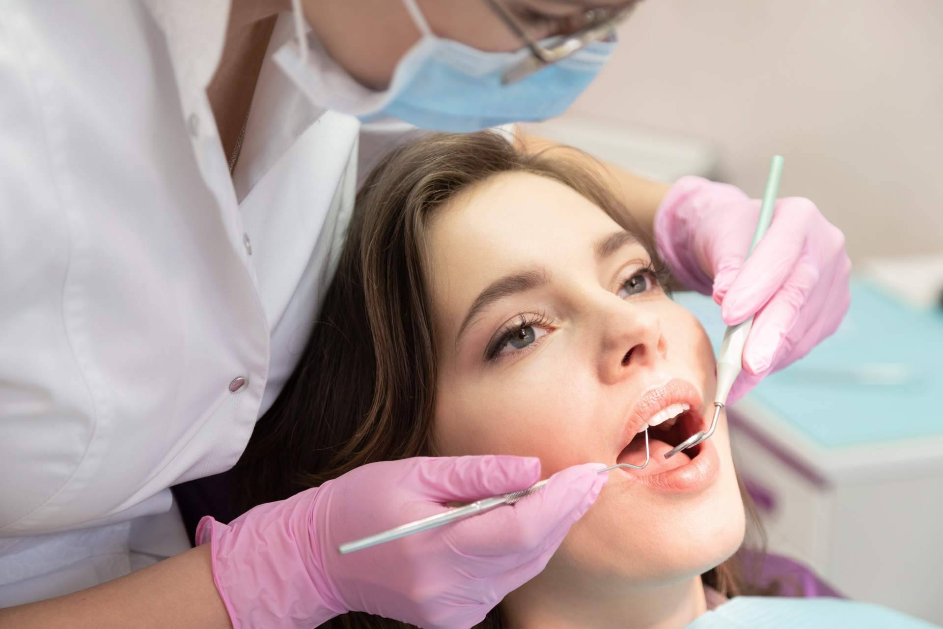 ¿Qué es el blanqueamiento dental?, por Bucalia