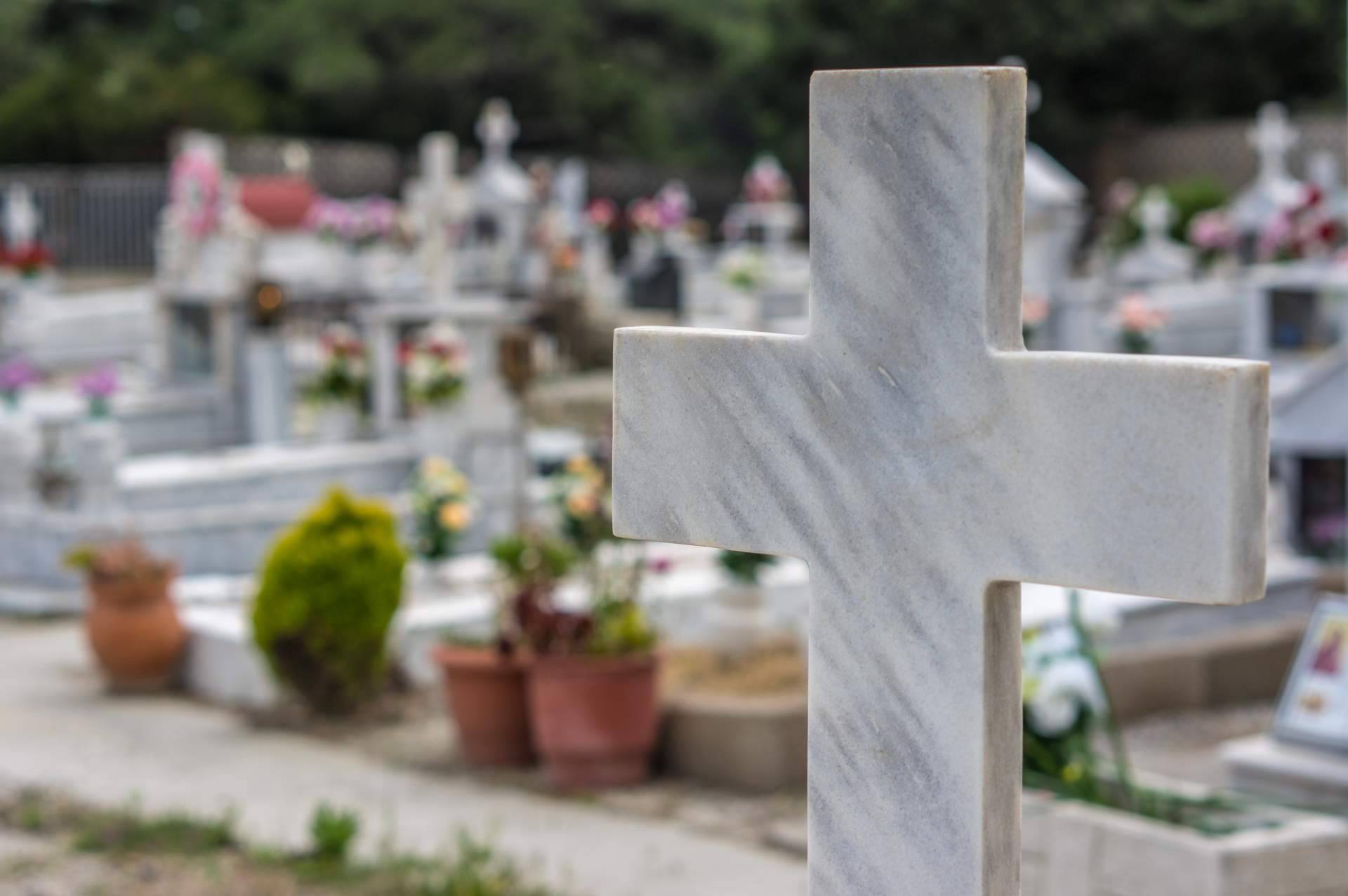 ¿Qué actividades pueden ayudar a incentivar el turismo funerario?