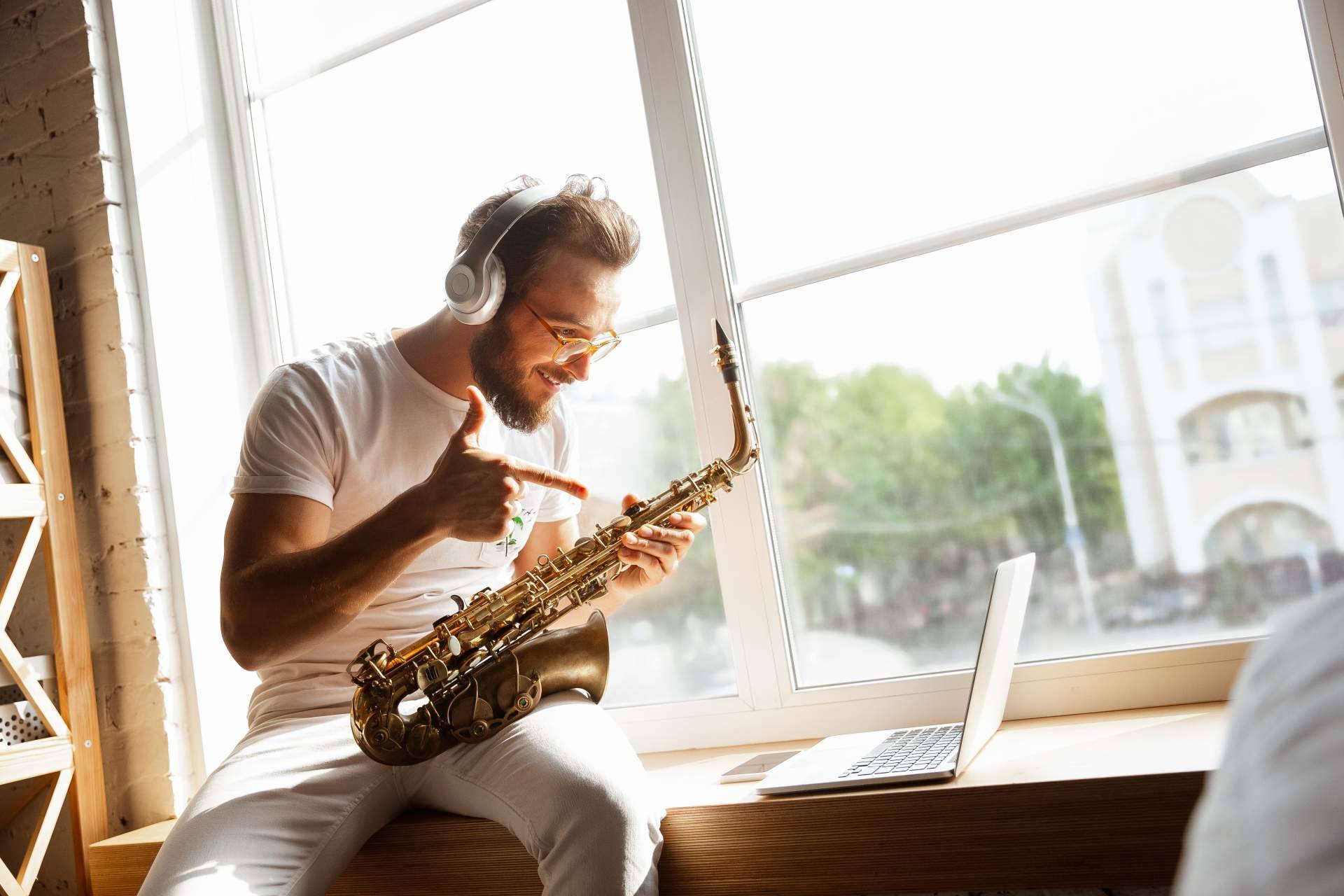 Erizo ofrece clases de saxofón online adaptadas a todos los gustos y niveles