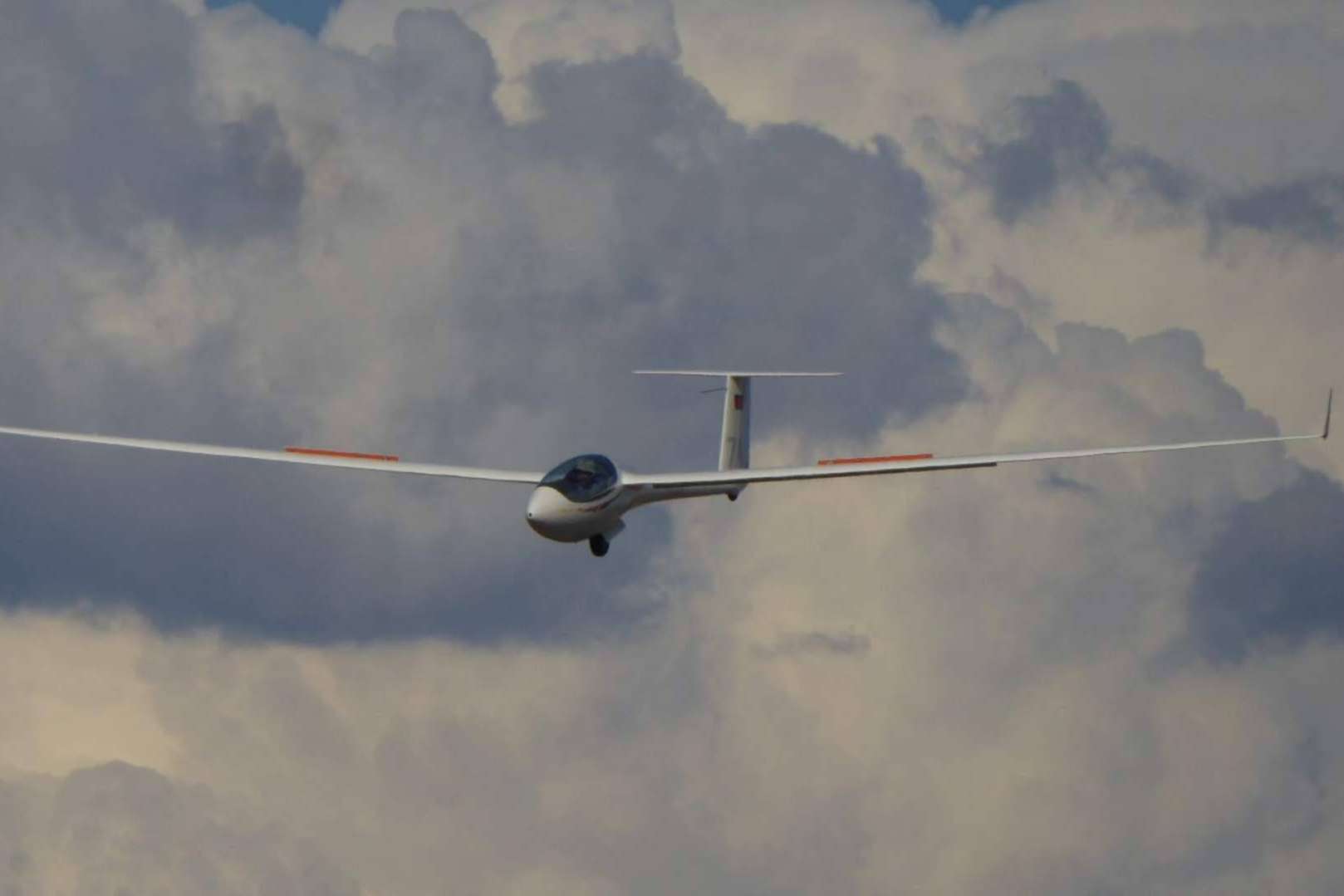 Las nuevas tecnologías aplicadas a la aventura de volar sin motor, con Deporte Aventura