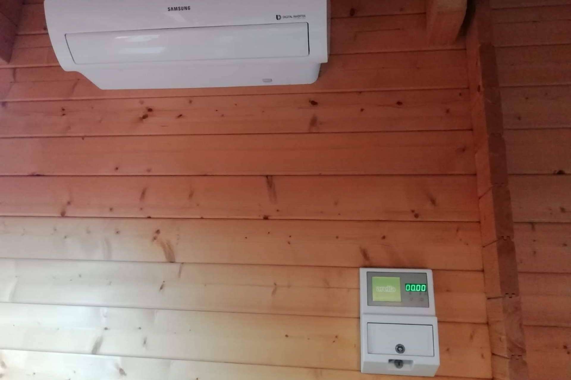 ¿Cómo controlar el consumo del aire acondicionado en apartamentos turísticos?