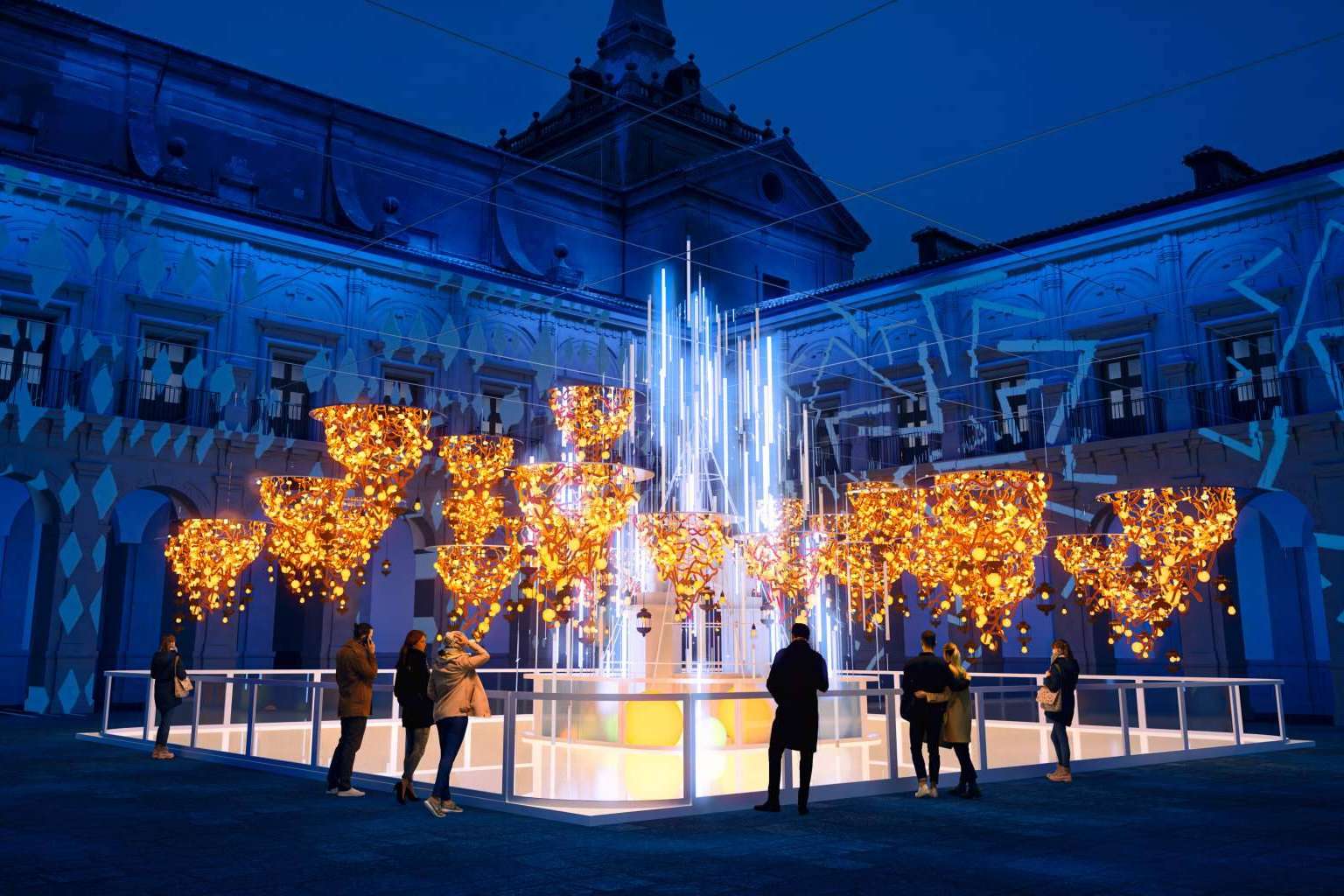El plan ideal para Navidad. El Monasterio de Uclés inaugura una pista de patinaje sobre hielo sostenible