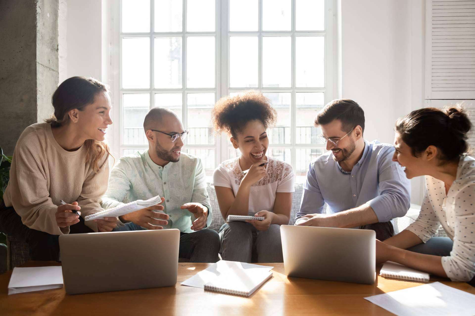 El máster online con clases en directo toda la semana de ENEB