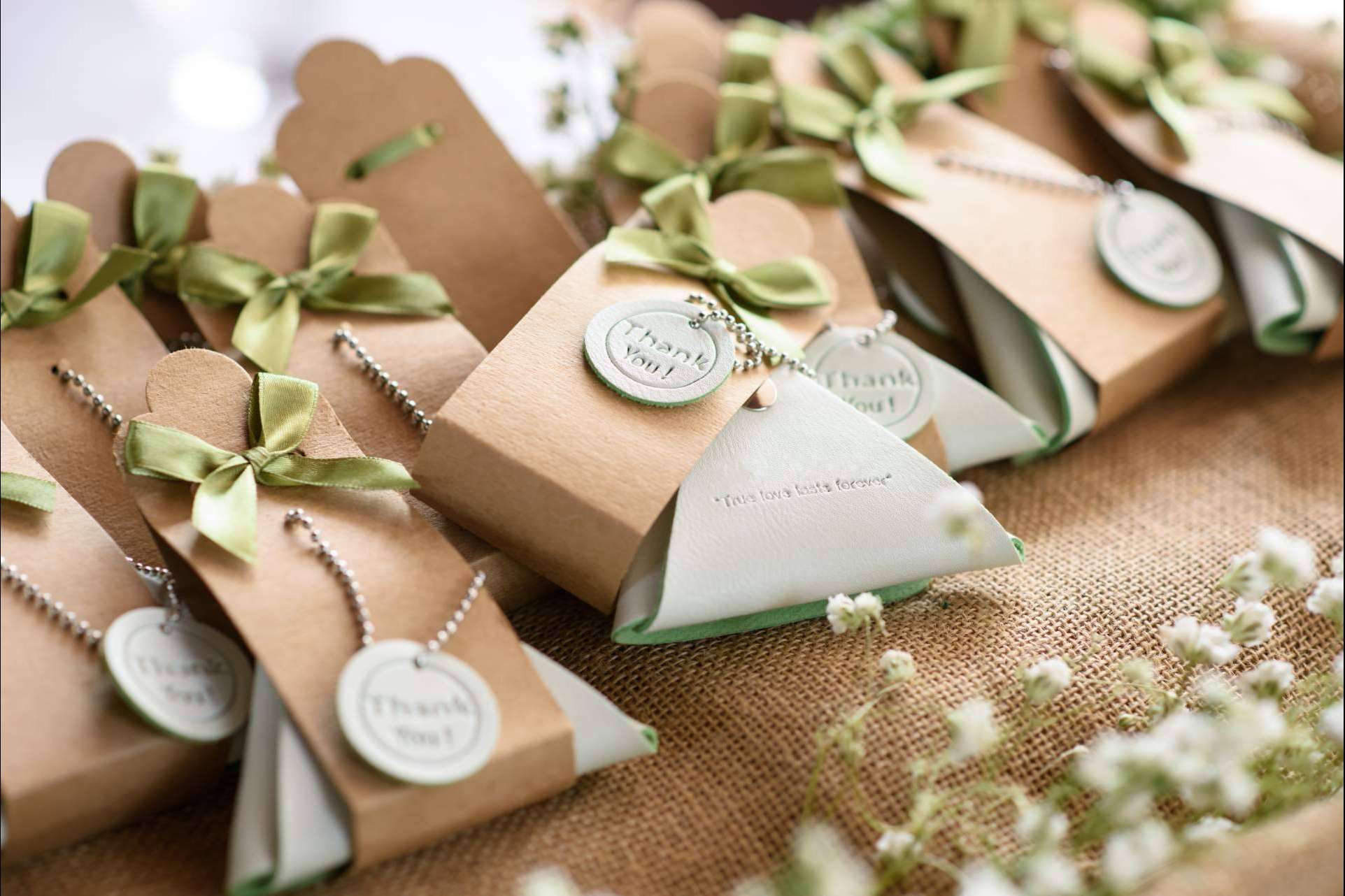 Novodistribuciones.com ofrece detalles para invitados en bodas