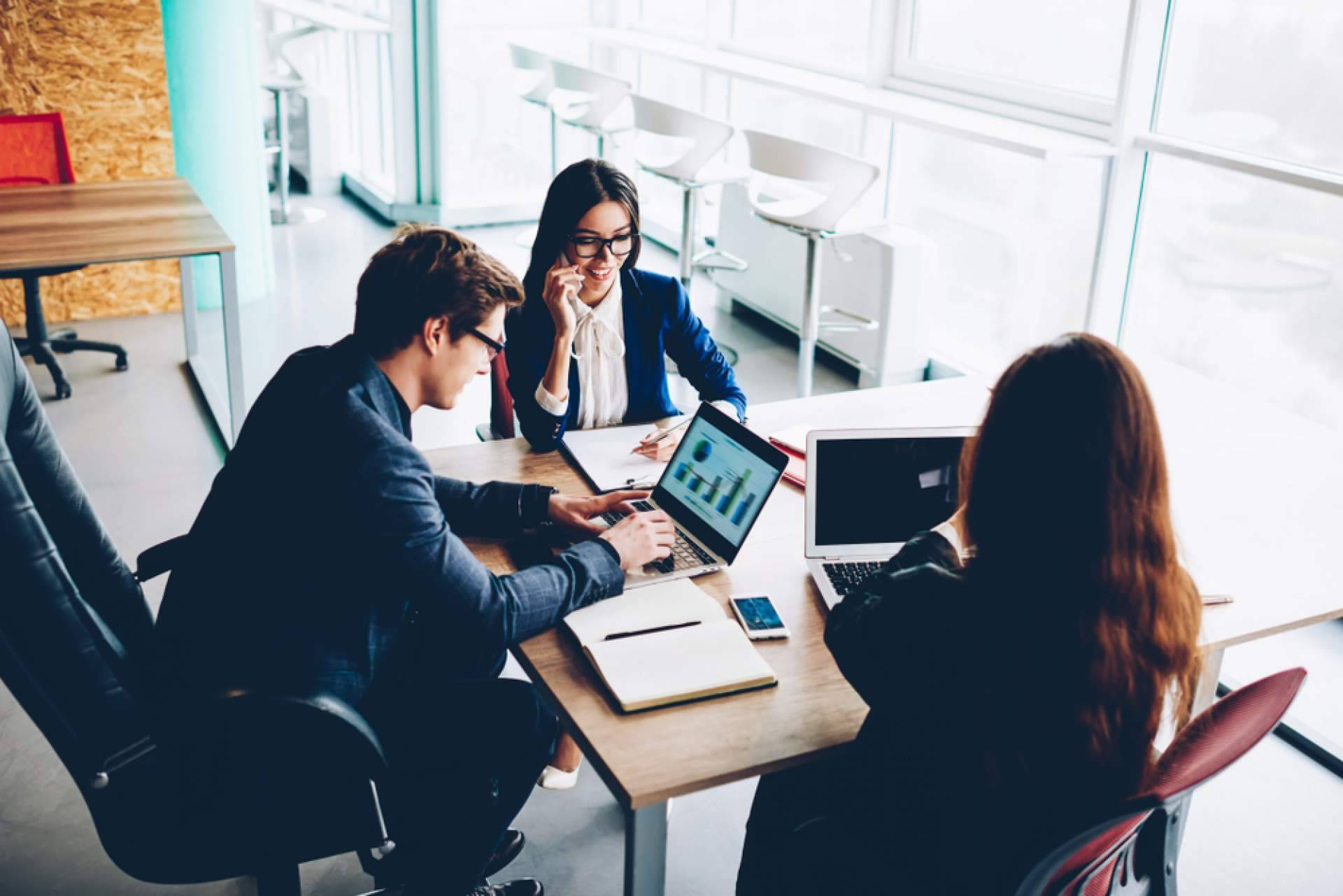 Diseñar una estrategia digital es fundamental, el consultor estratégico en Madrid con Astratech Consulting