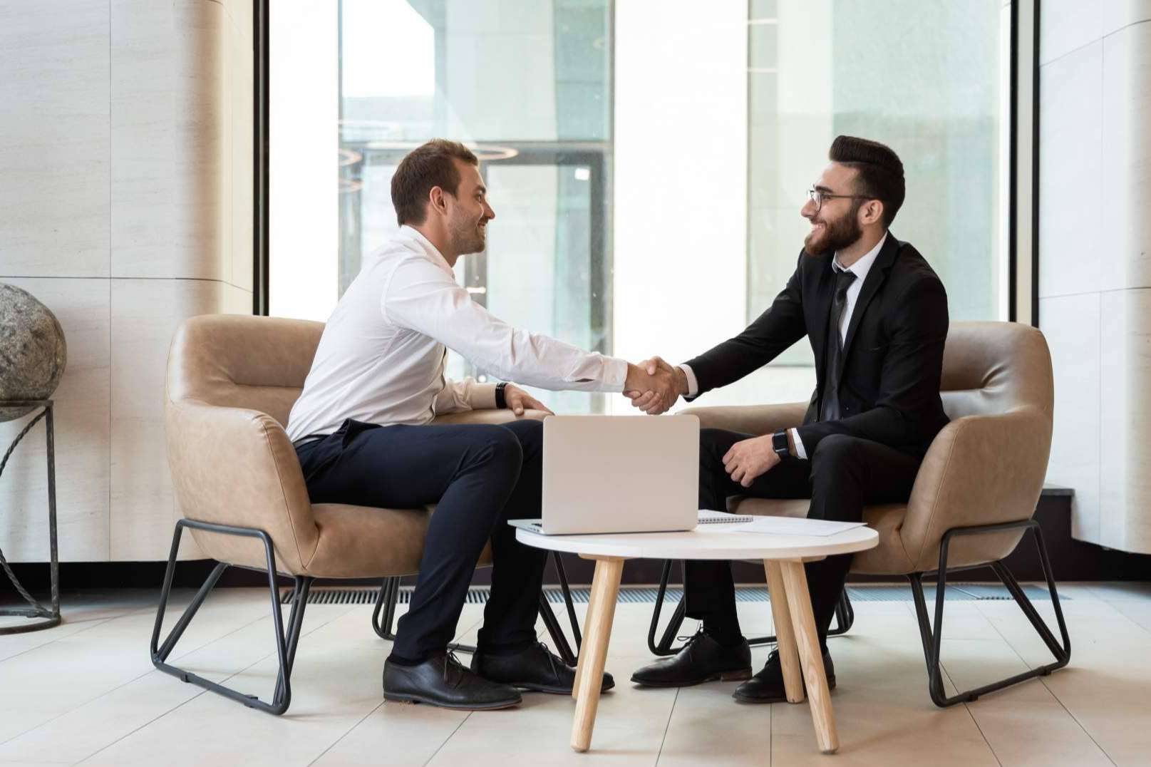 Doiser explica los beneficios y diferencias entre la gestoría online y la gestoría presencial