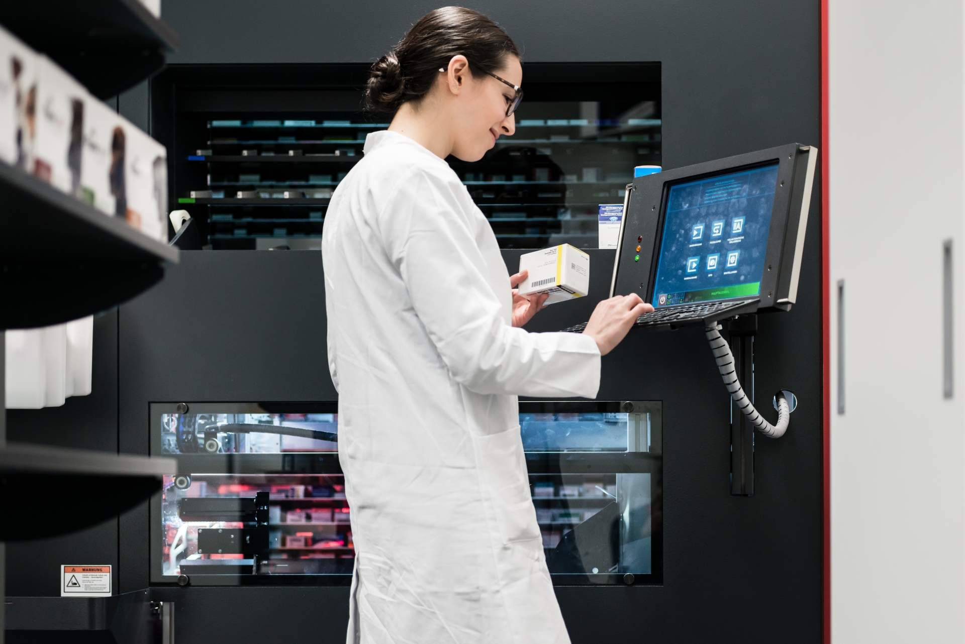 ¿Cuáles son los beneficios de automatizar una farmacia con robots?, de la mano de Grupo Farma10