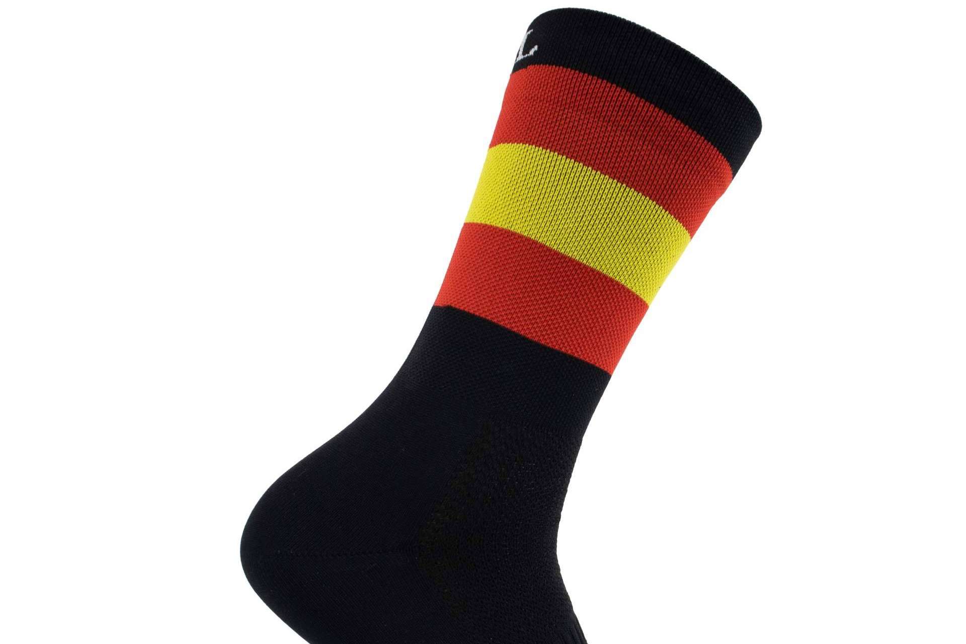 Perro Loco dispone de un diseño de calcetines de ciclismo con la bandera de España