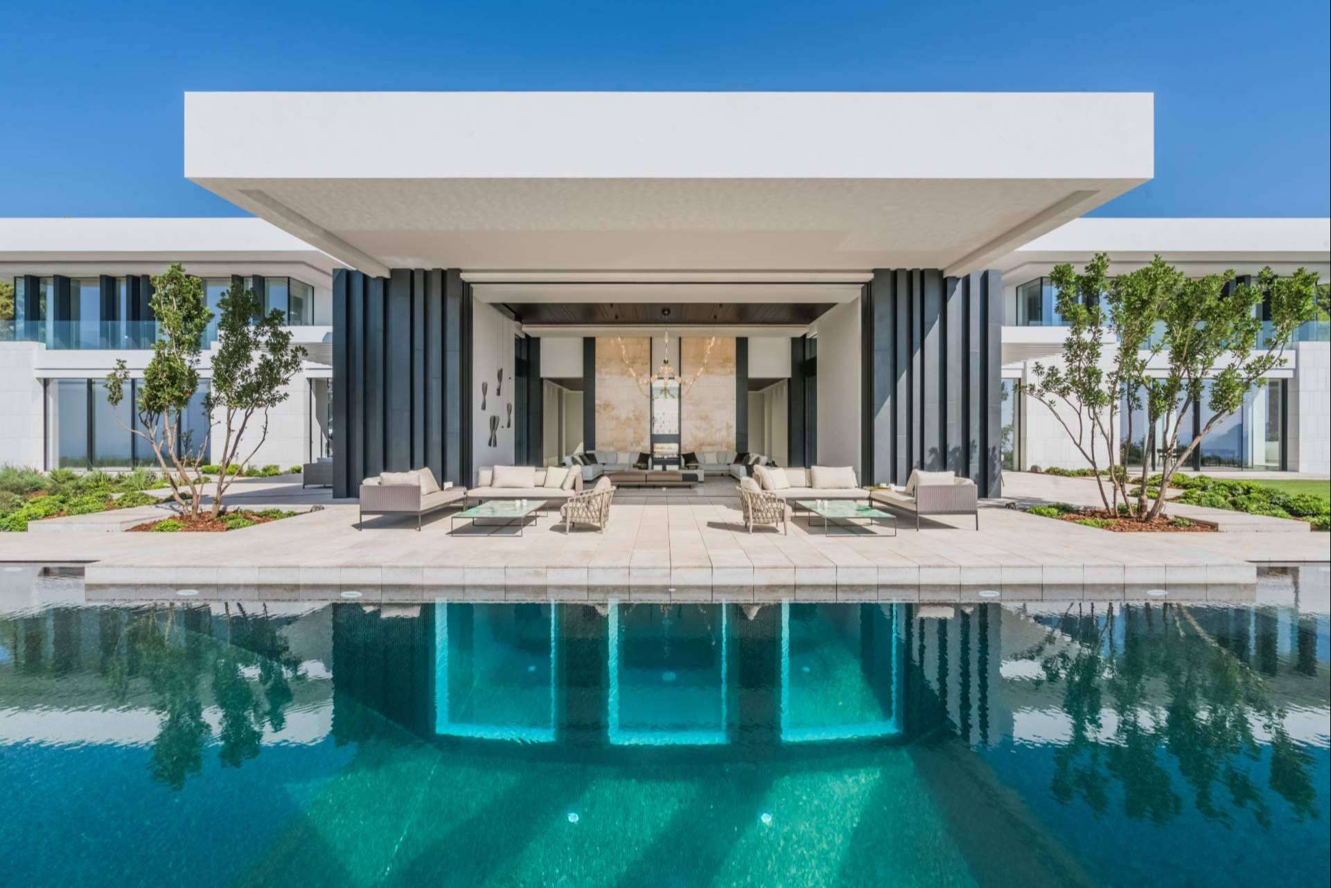Zeuthen & Company dispone en su catálogo de villas de lujo en La Zagaleta, Marbella, uno de los complejos inmobiliarios más lujosos de Europa