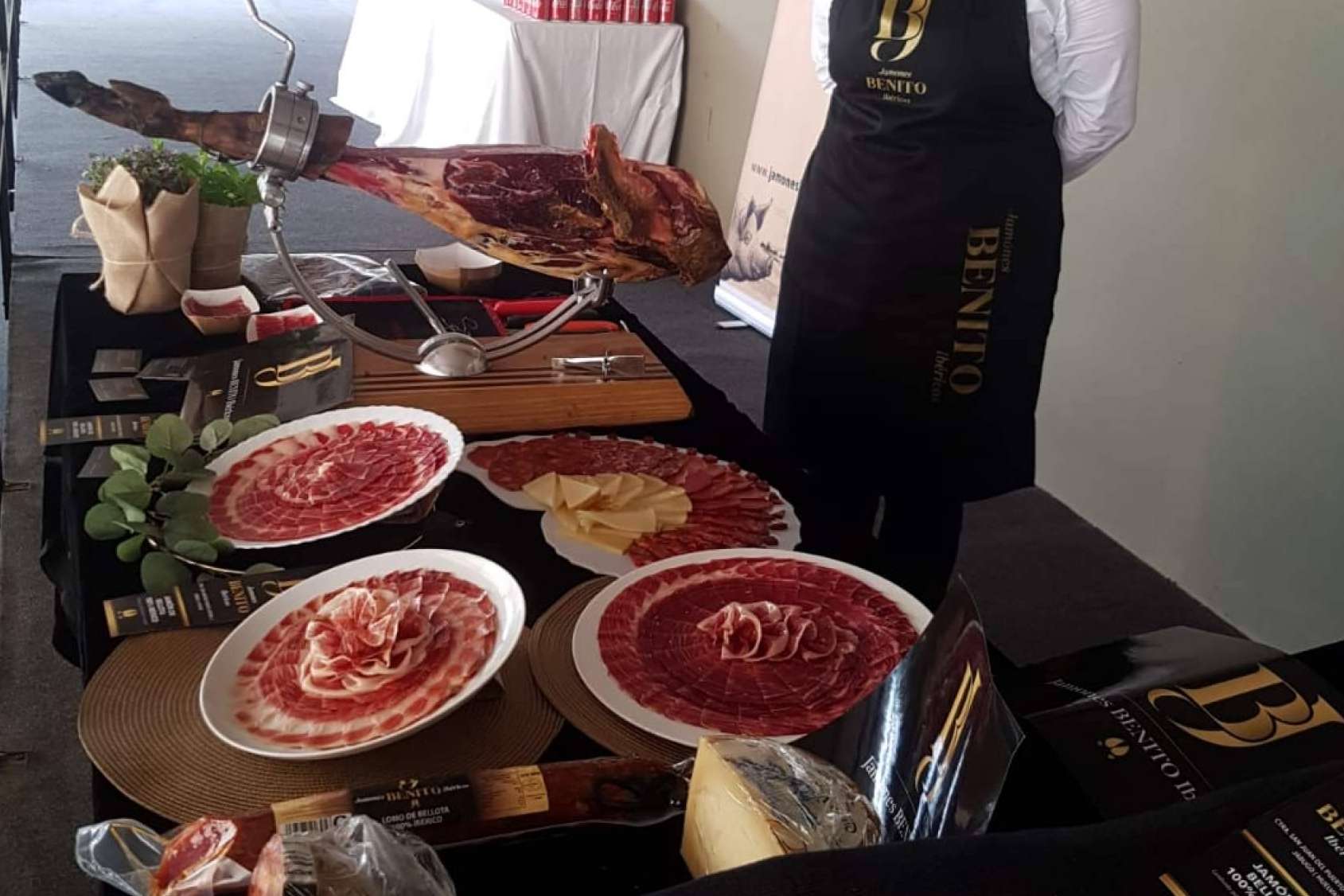 Los destacados jamones ibéricos Benito, disponibles en Reygon
