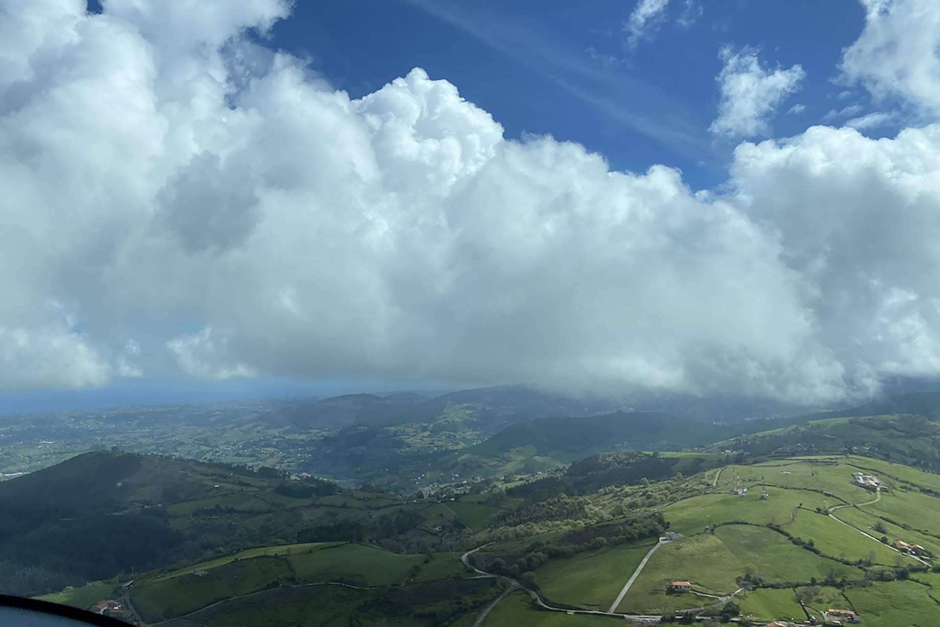 Los cursos de pilotaje de ultraligero de Asturfly para volar en Asturias