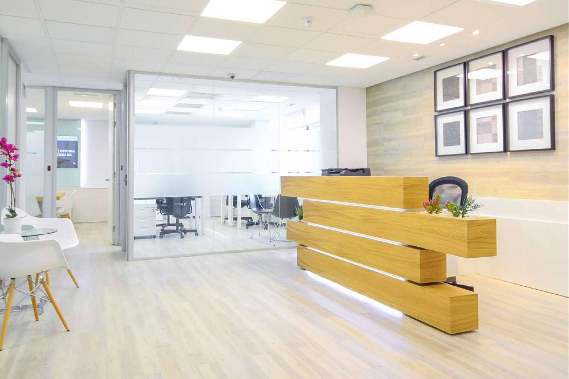 La oficina virtual que ofrece la posibilidad de atender las llamadas de la empresa entre otros servicios, Atrium