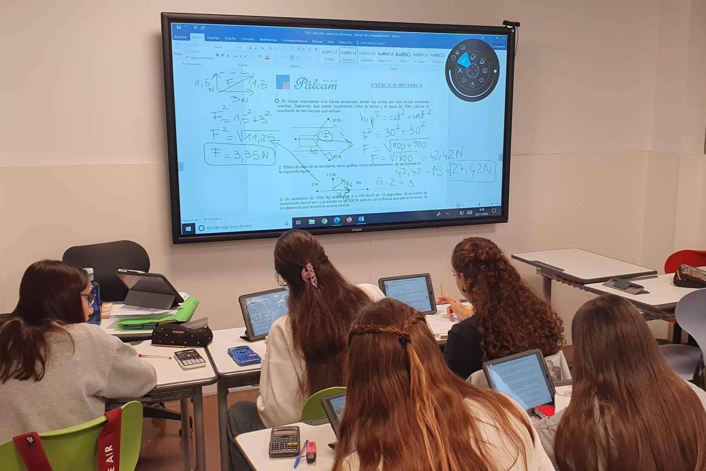La escuela Pàlcam, un colegio concertado Barcelona, ofrece una educación secundaria trilingüe