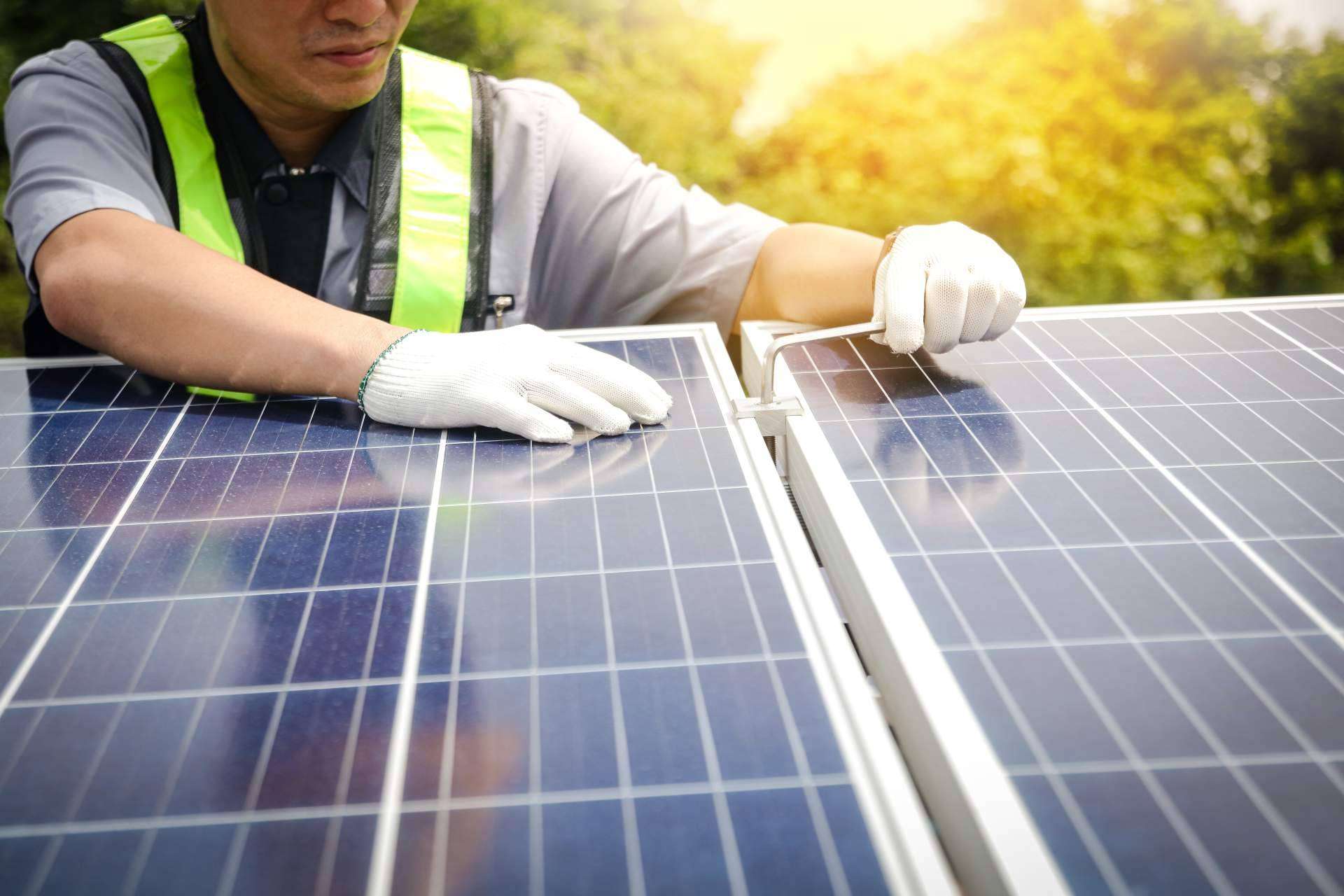 Tramitación de subvenciones de placas solares para viviendas unifamiliares de la mano de Solar Tres60