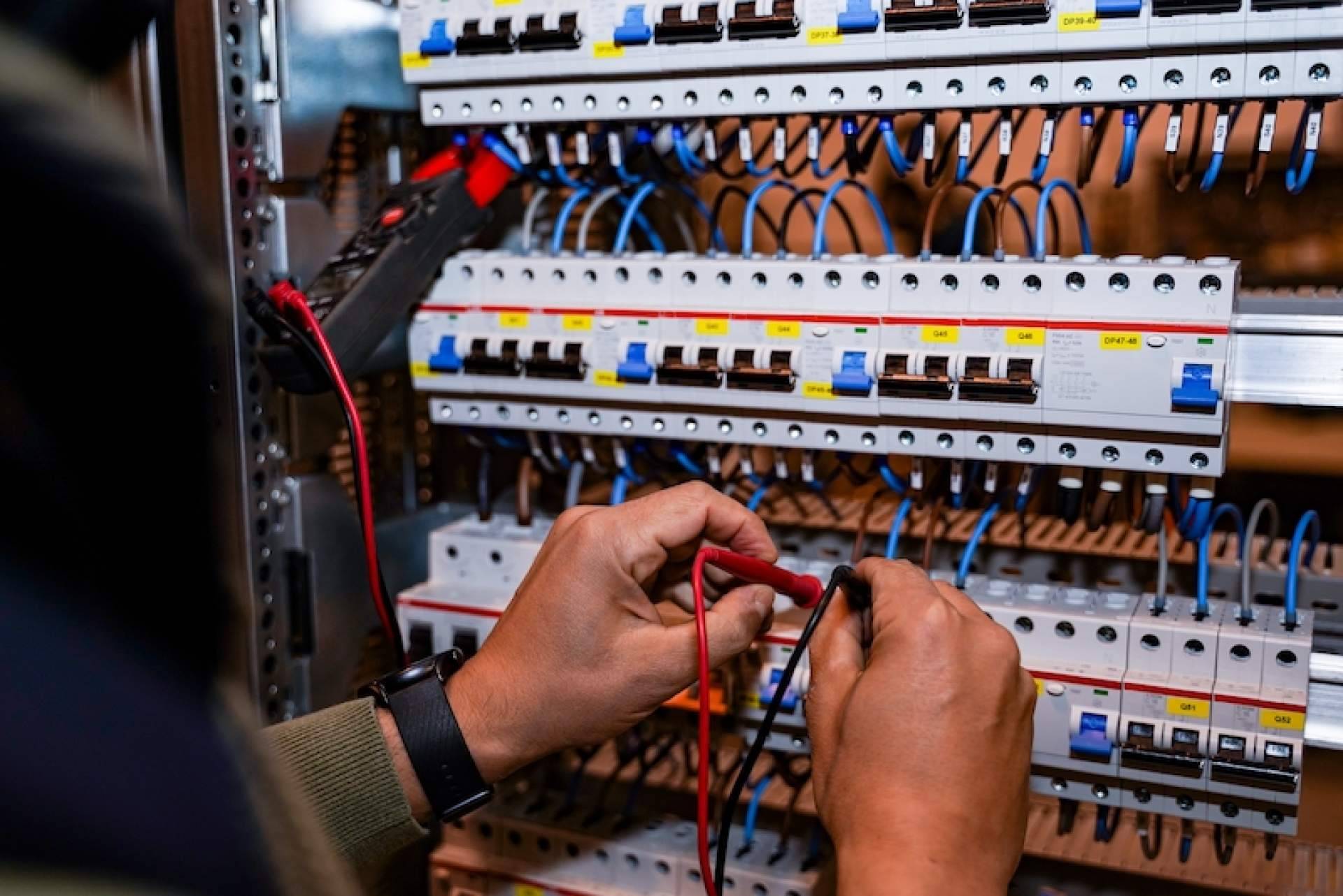 Conocer las claves del diferencial superinmunizado Schneider de la mano de Cadenza Electric