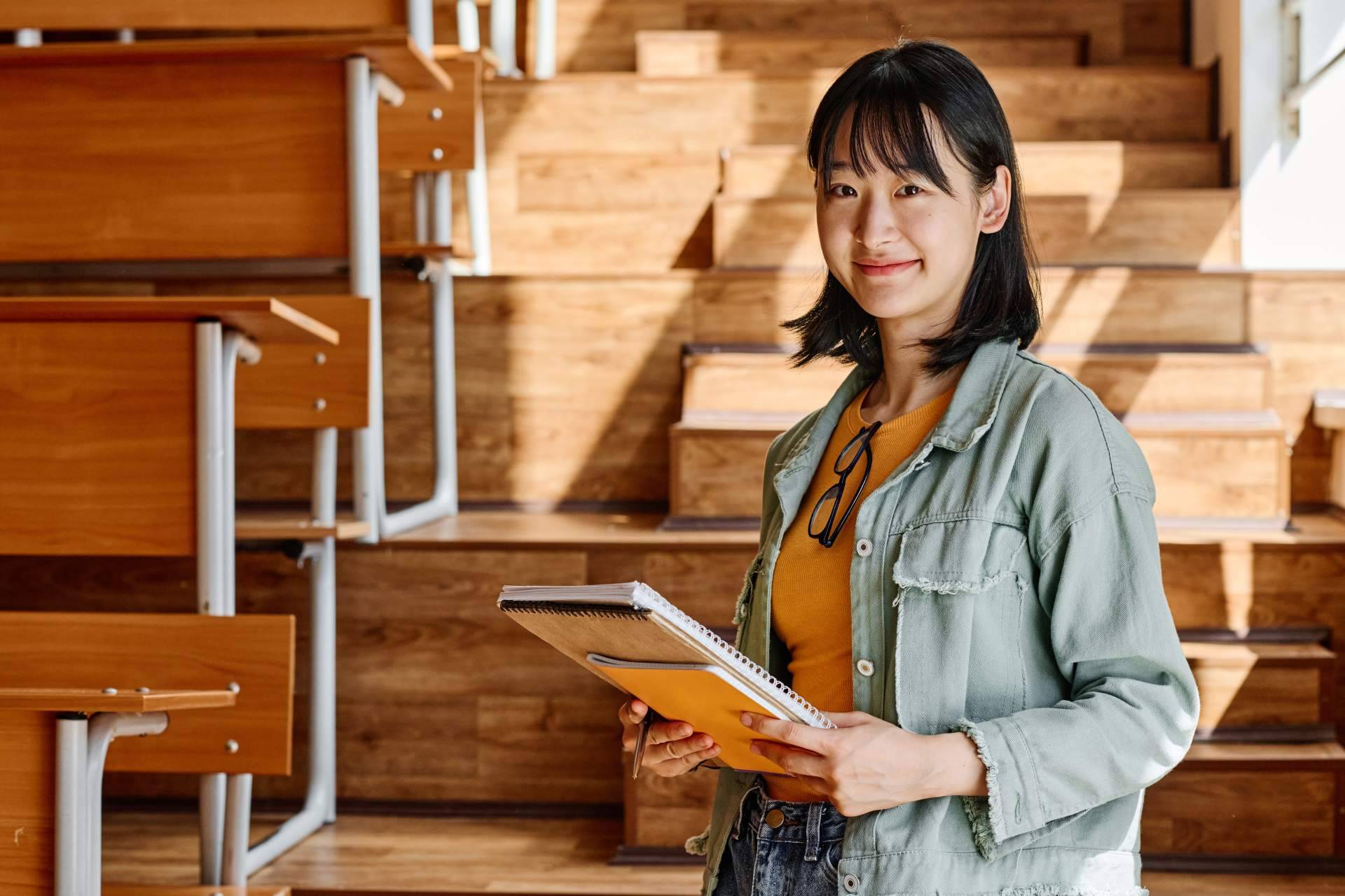 Escuela de la Memoria, la academia online que cambia la velocidad de 'aprendizaje' de los estudiantes y opositores, explicándoles técnicas de estudio de alto rendimiento
