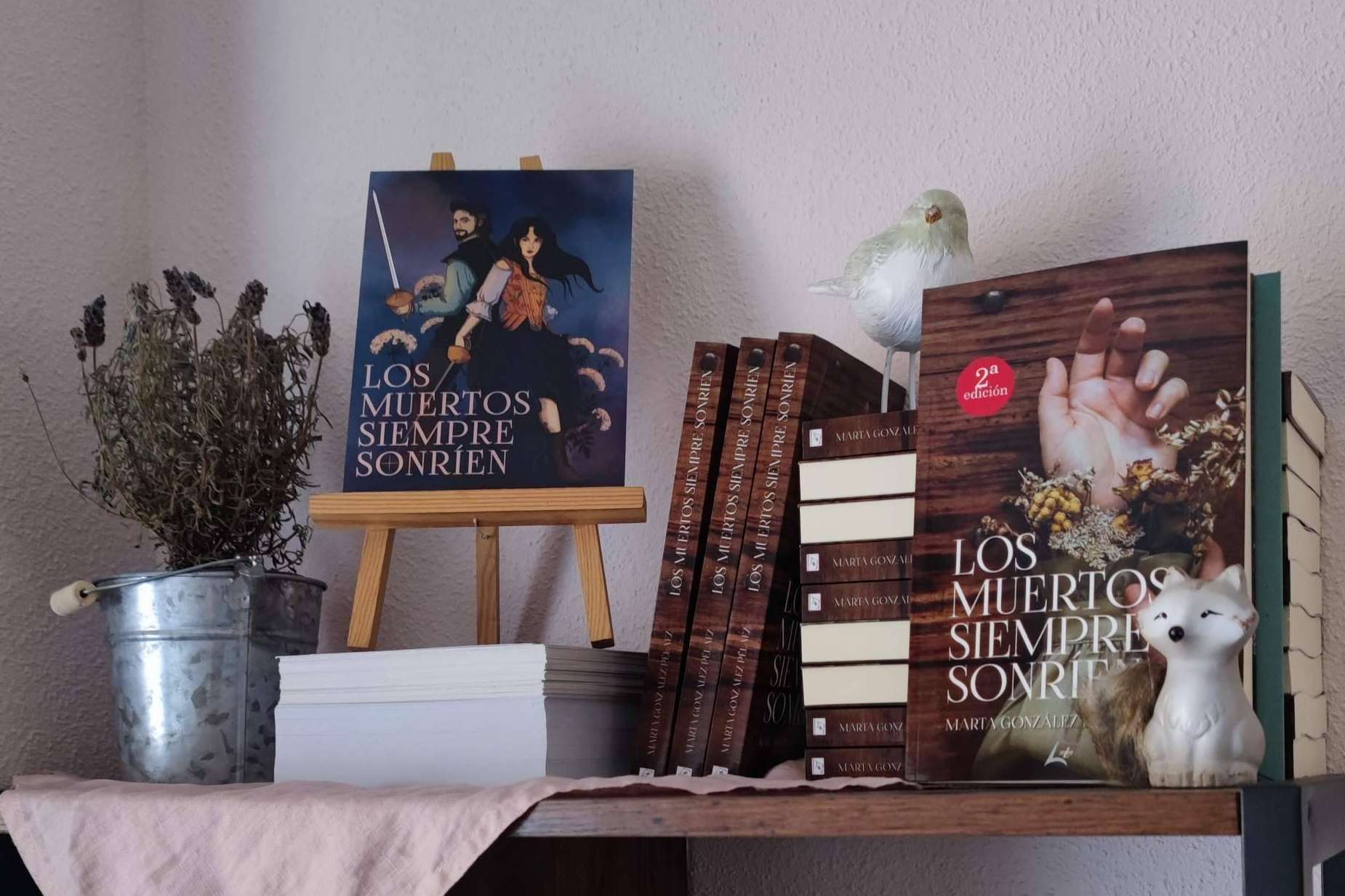 'Los muertos siempre sonríen', la última obra de la escritora Marta González Peláez