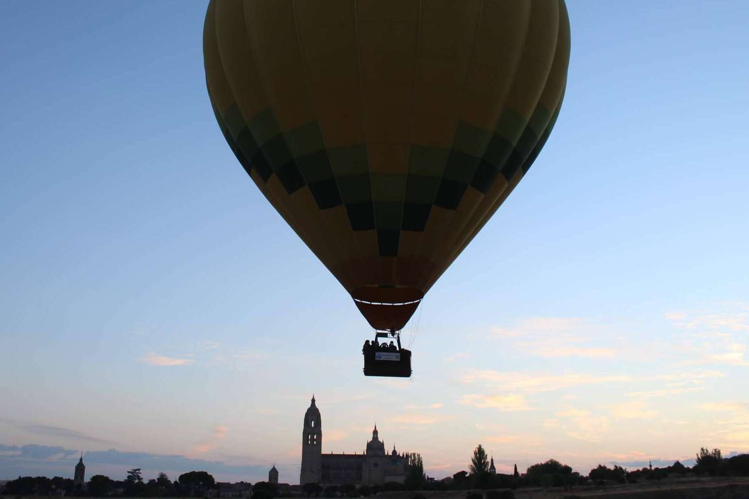 ¿Cuáles son los mejores destinos para pasear en globo?, con EoloFLY