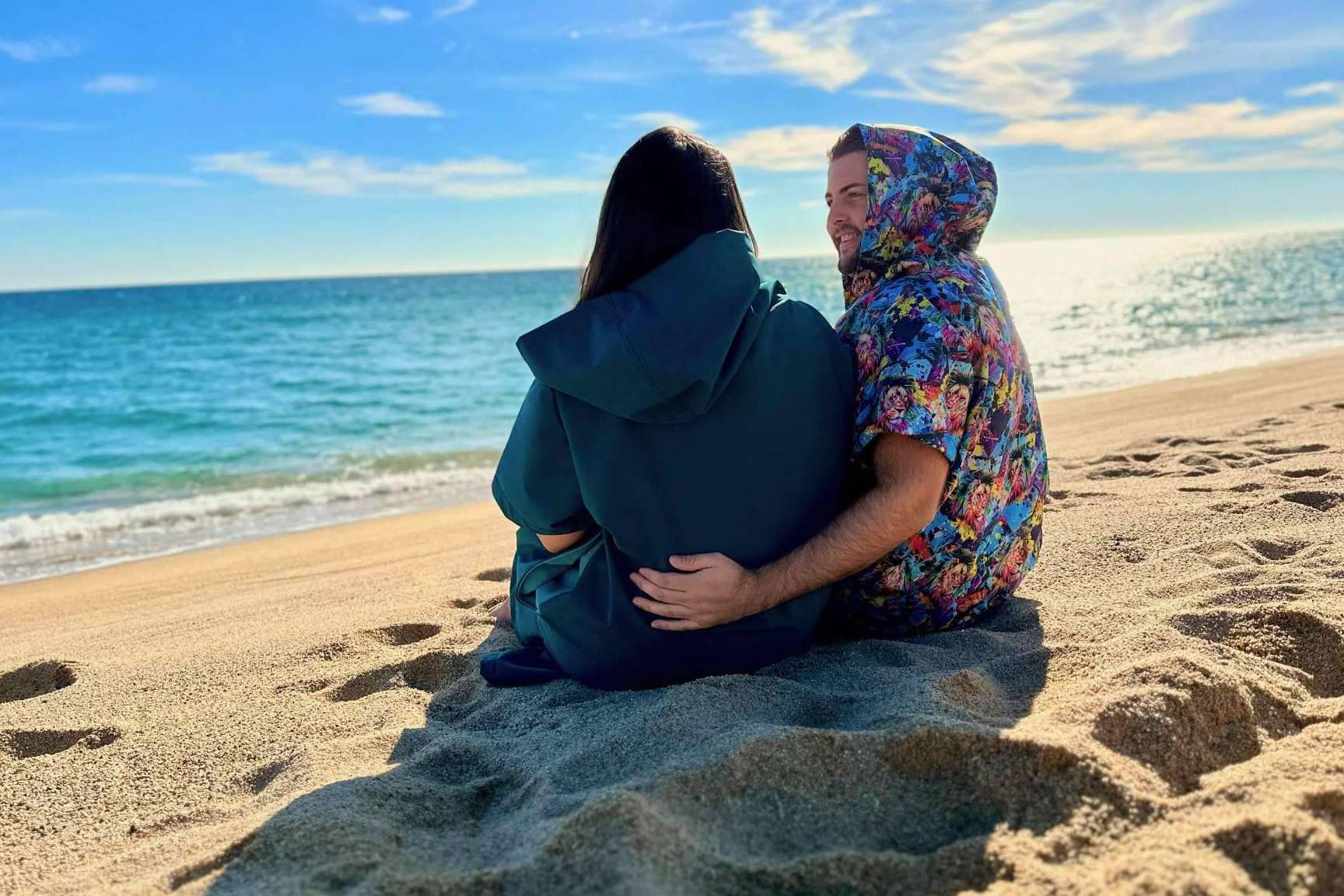 Grupo Rotex ofrece ponchos de surf personalizados