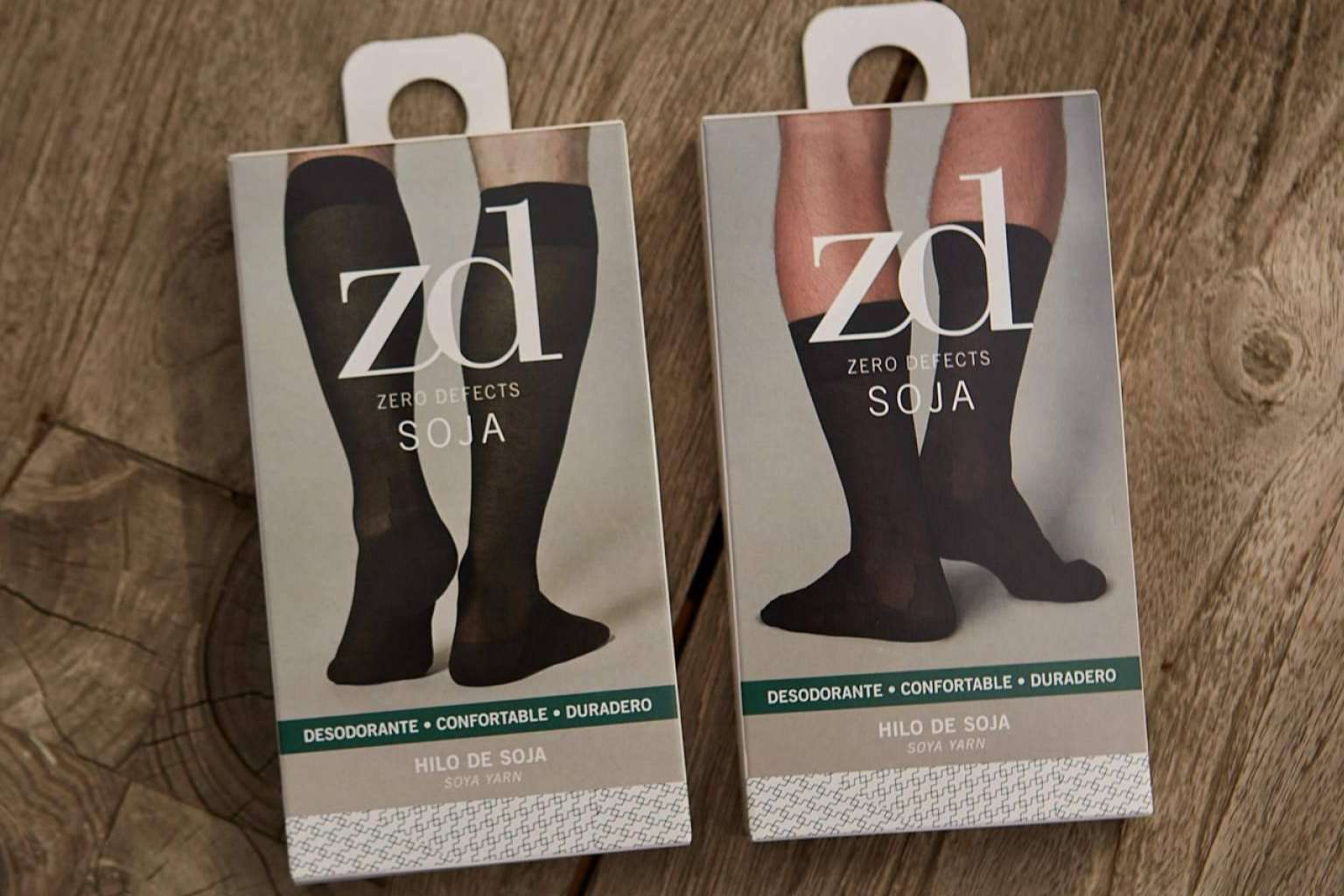 Calcetines confeccionados de manera artesanal, por Zd Zero Defects