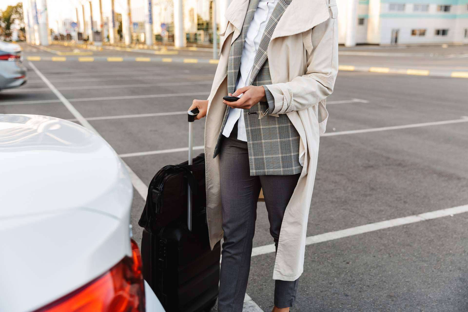 ¿Cuáles son los beneficios del servicio de parking barato en el Aeropuerto de Alicante con Viva Parking?