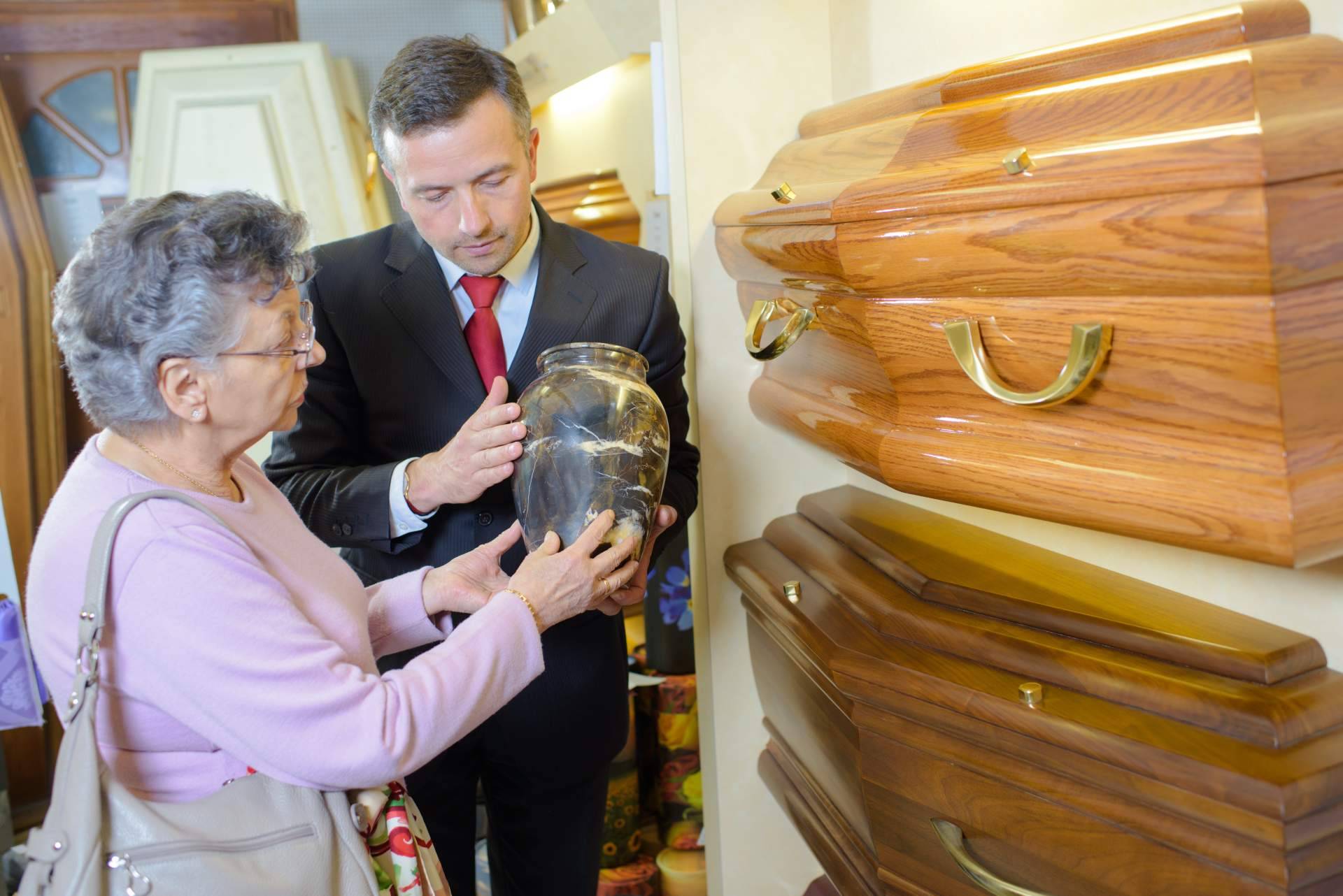 Funeraria Central de Moraleja ofrece un servicio de funeraria íntegro a disposición de las familias