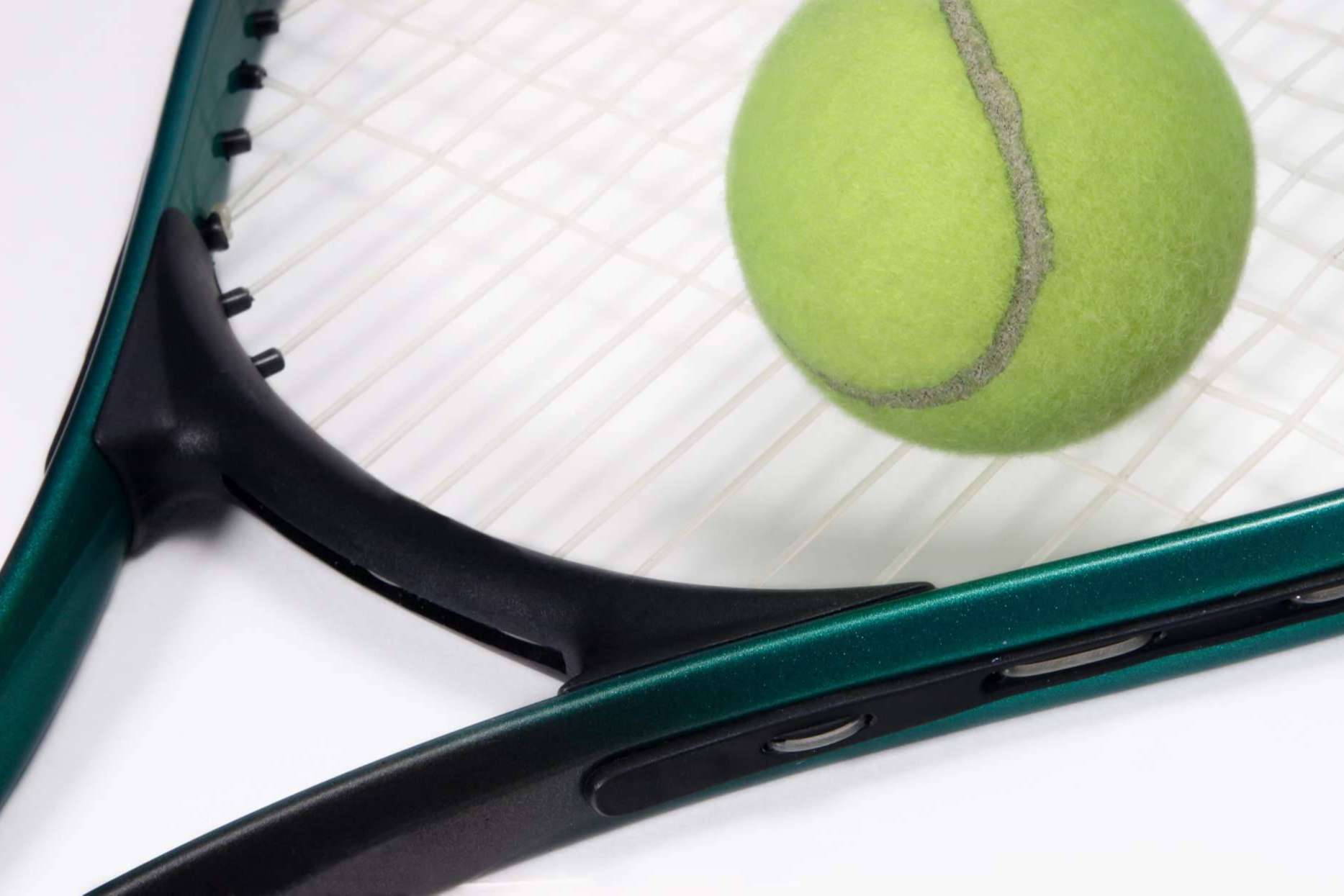 Dar una segunda vida a las pelotas de pádel y tenis con el presurizador de pelotas de Ball Rescuer