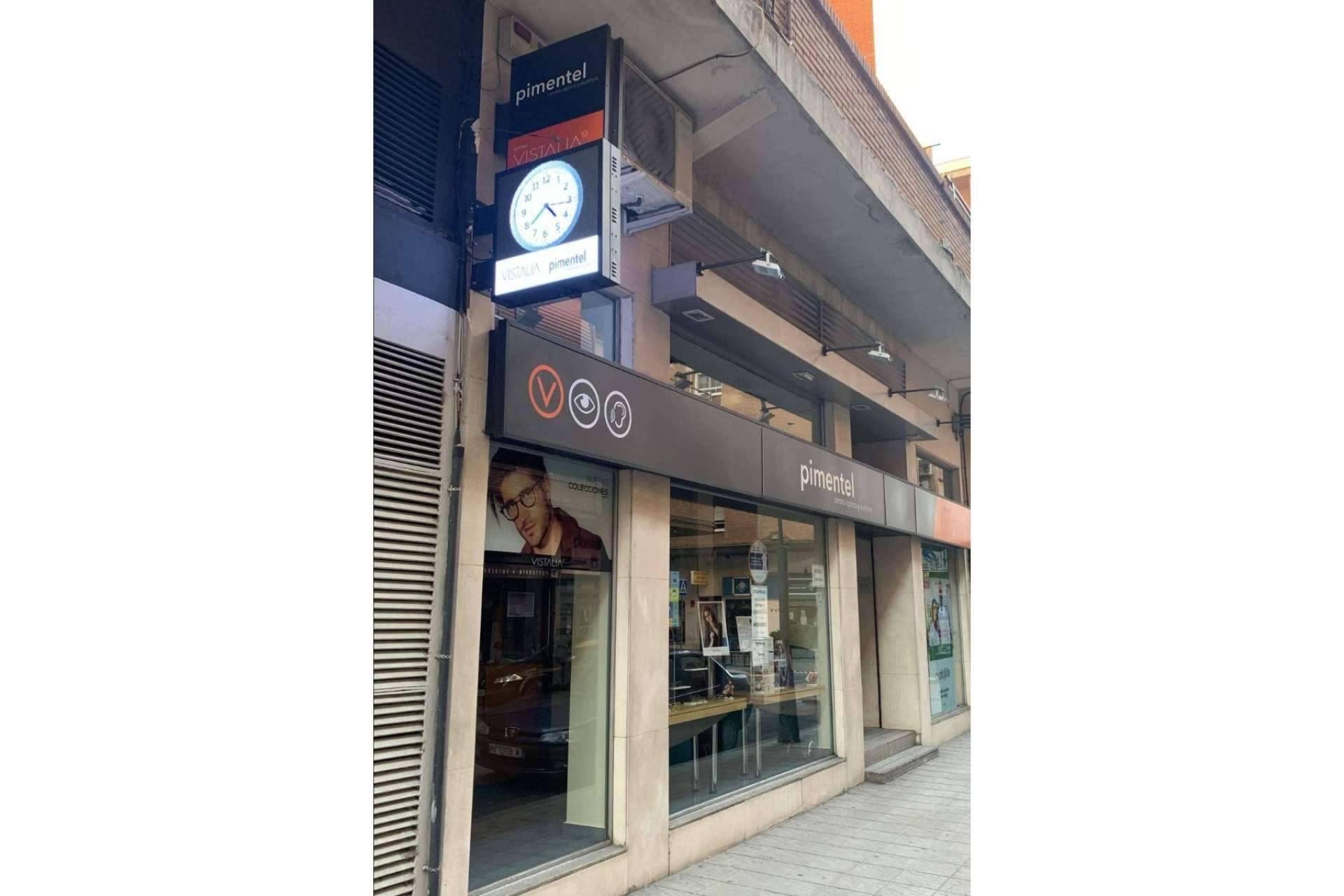 Para la publicidad exterior de hoy, las banderolas electrónicas se posicionan como una herramienta clave