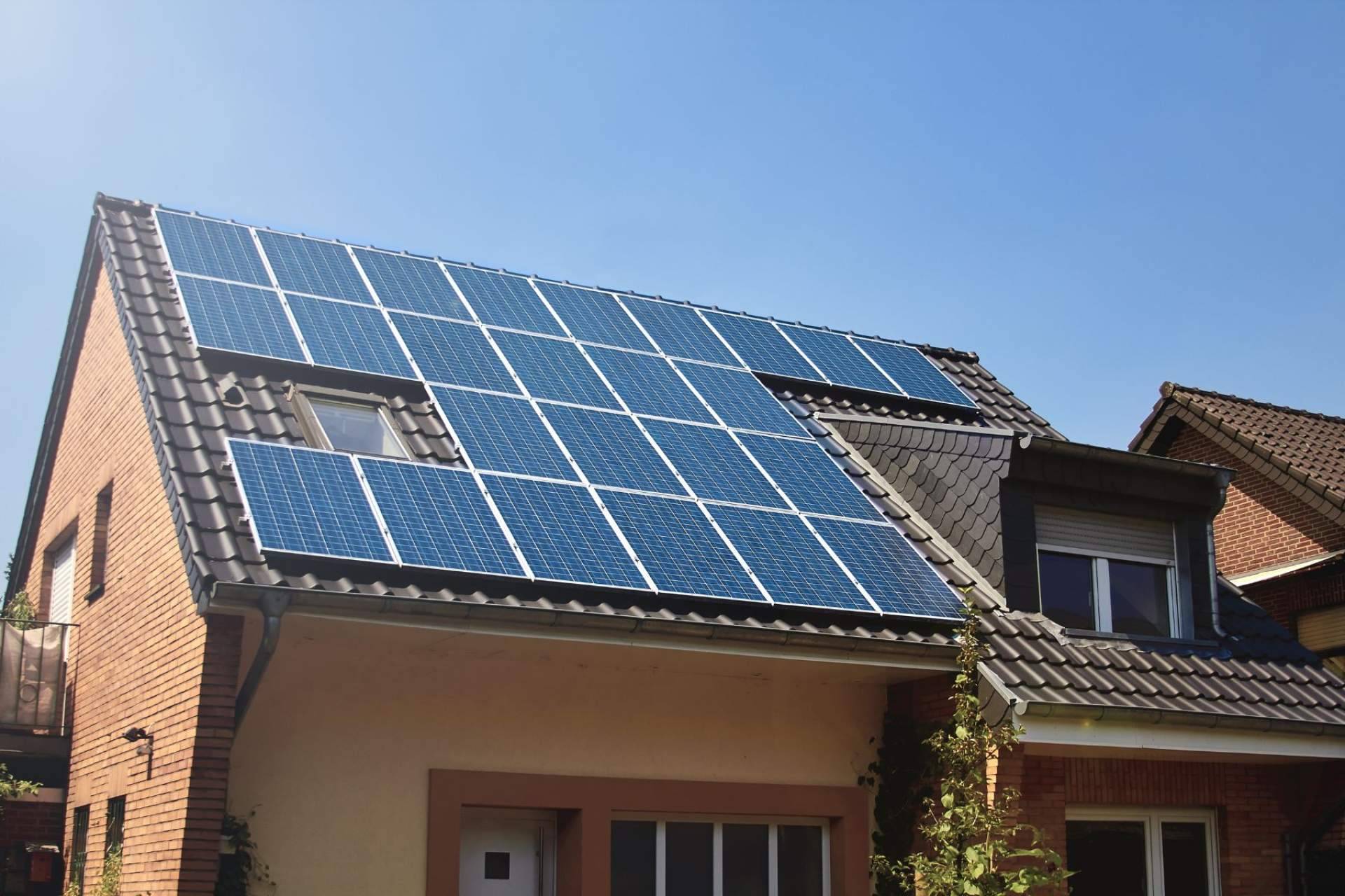 Lumisolar sobre la instalación de placas solares fotovoltaicas en casa