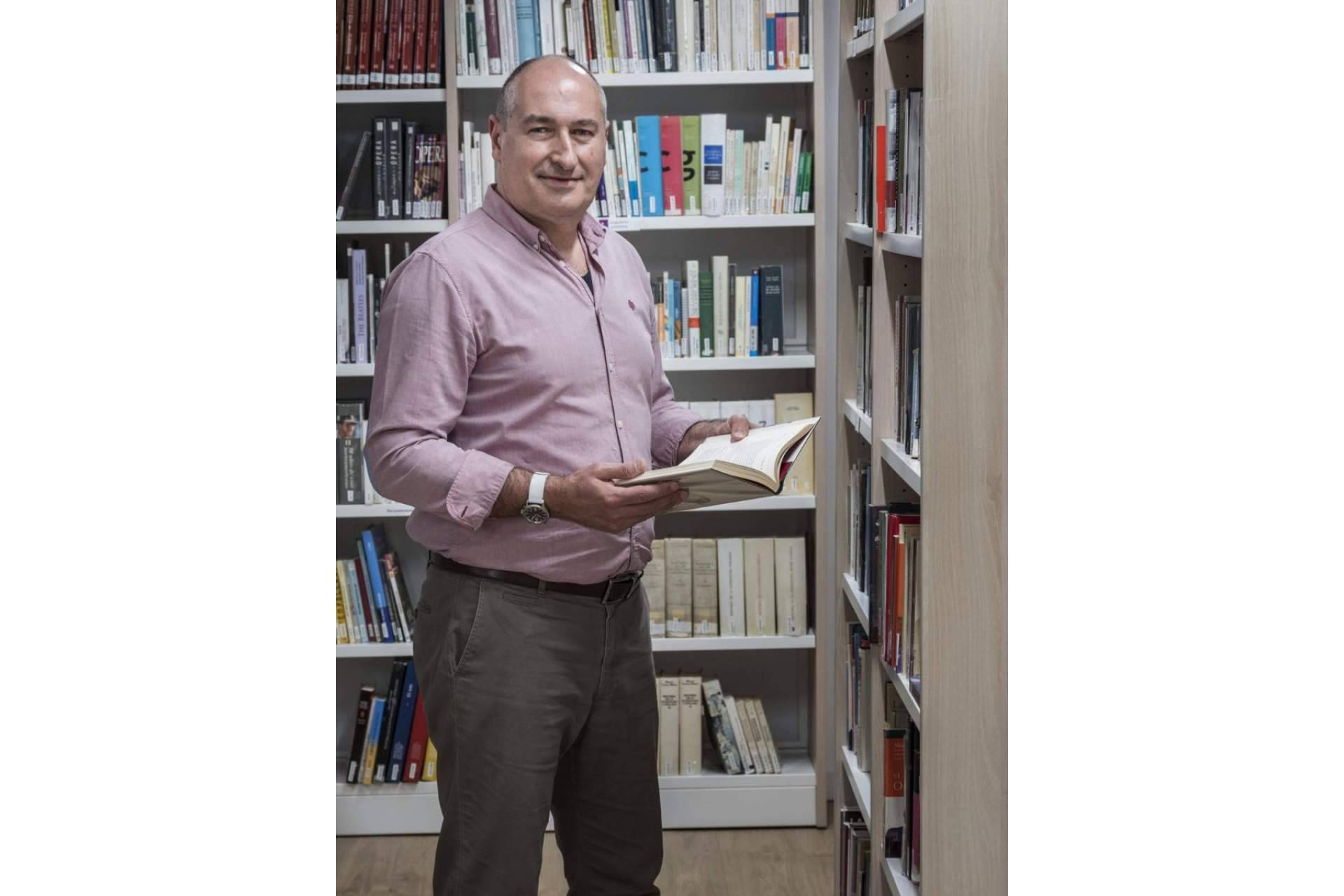 Una biografía escrita por Toni Traveria, una gran opción para inmortalizar a personas únicas e irrepetibles