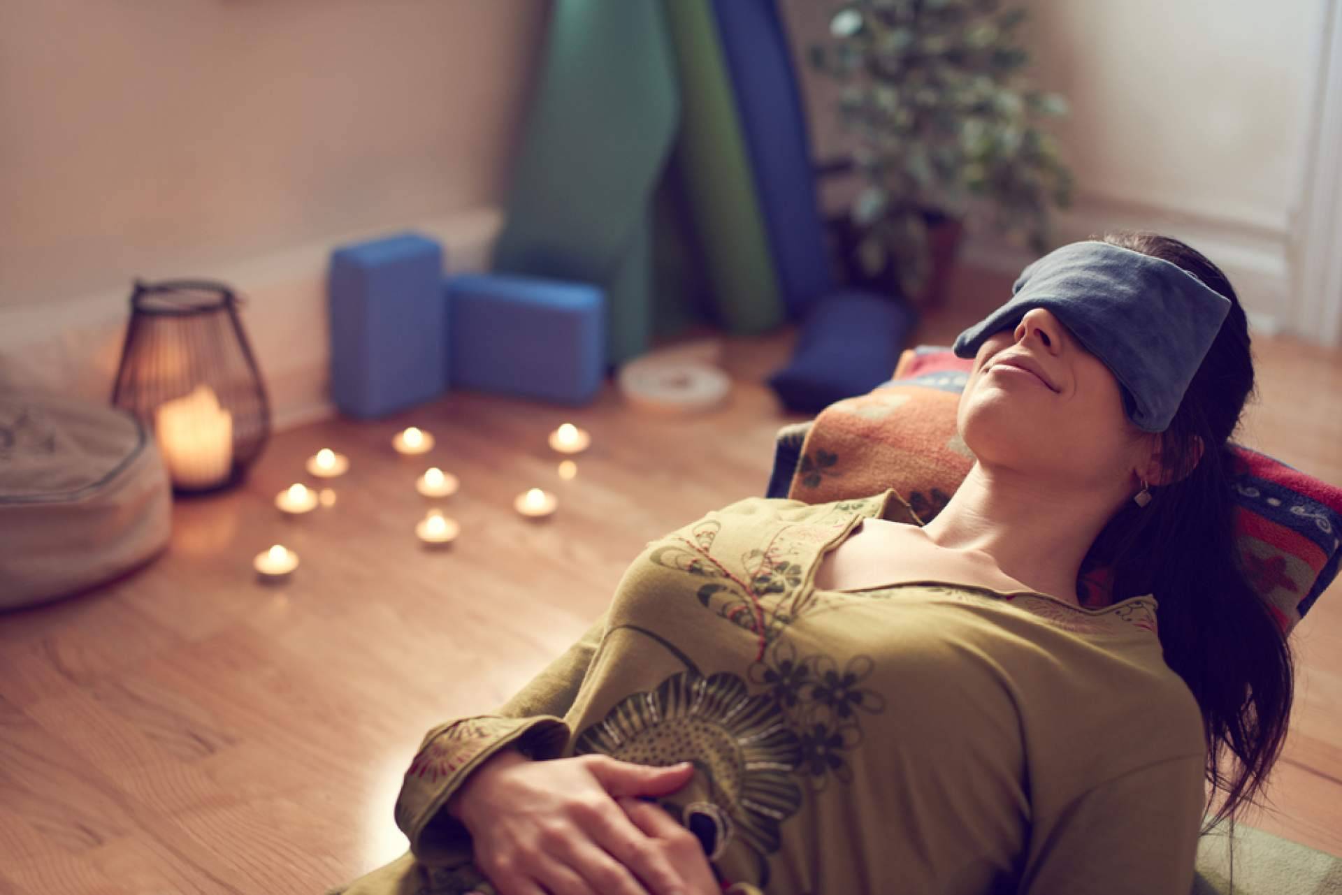 ¿Cuáles son los beneficios del yoga terapéutico?, con Shakandi