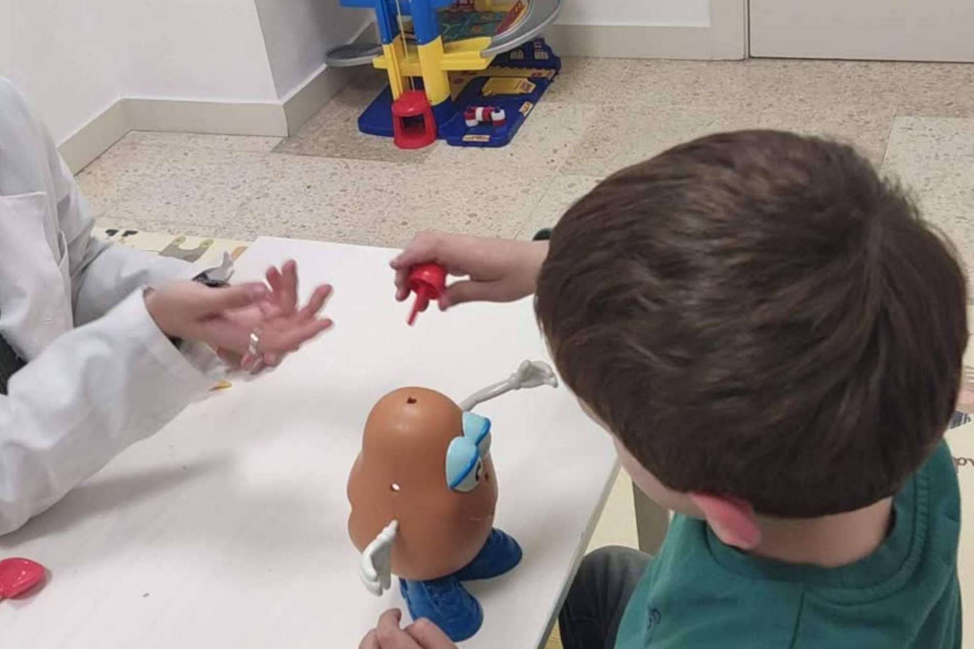 Signos de alarma y factores de riesgo que permiten detectar los retrasos madurativos, por E-THERAPYKIDS