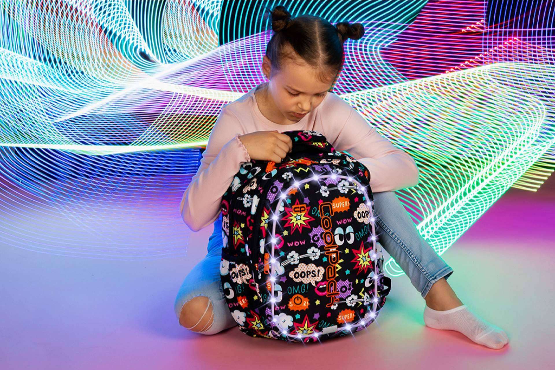 Las mochilas LED de CoolPack ofrecen diversión y seguridad