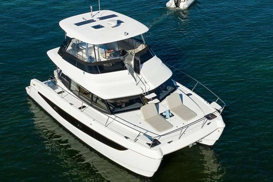 La compañía Nautic Service dispone de catamaranes a motor Aquila